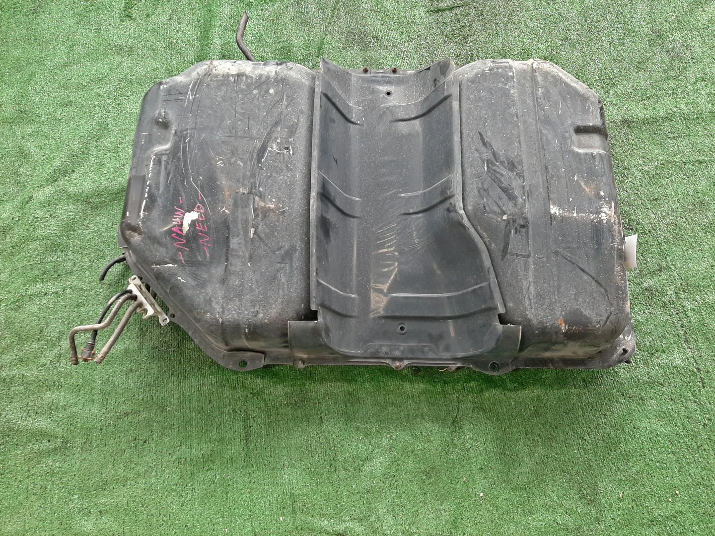 Топливный бак MITSUBISHI GRANDIS NA4W 4G69 1763 3 ракурс