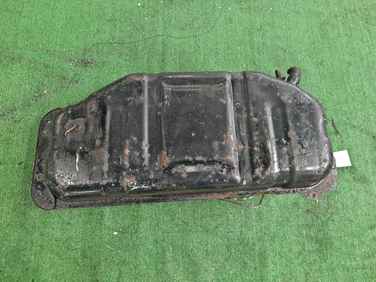 Топливный бак TOYOTA TOWN ACE NOAH SR50G 3S-FE 1808 3 ракурс Топливный бак TOYOTA TOWN ACE NOAH SR50G 3S-FE 1808 3 ракурс