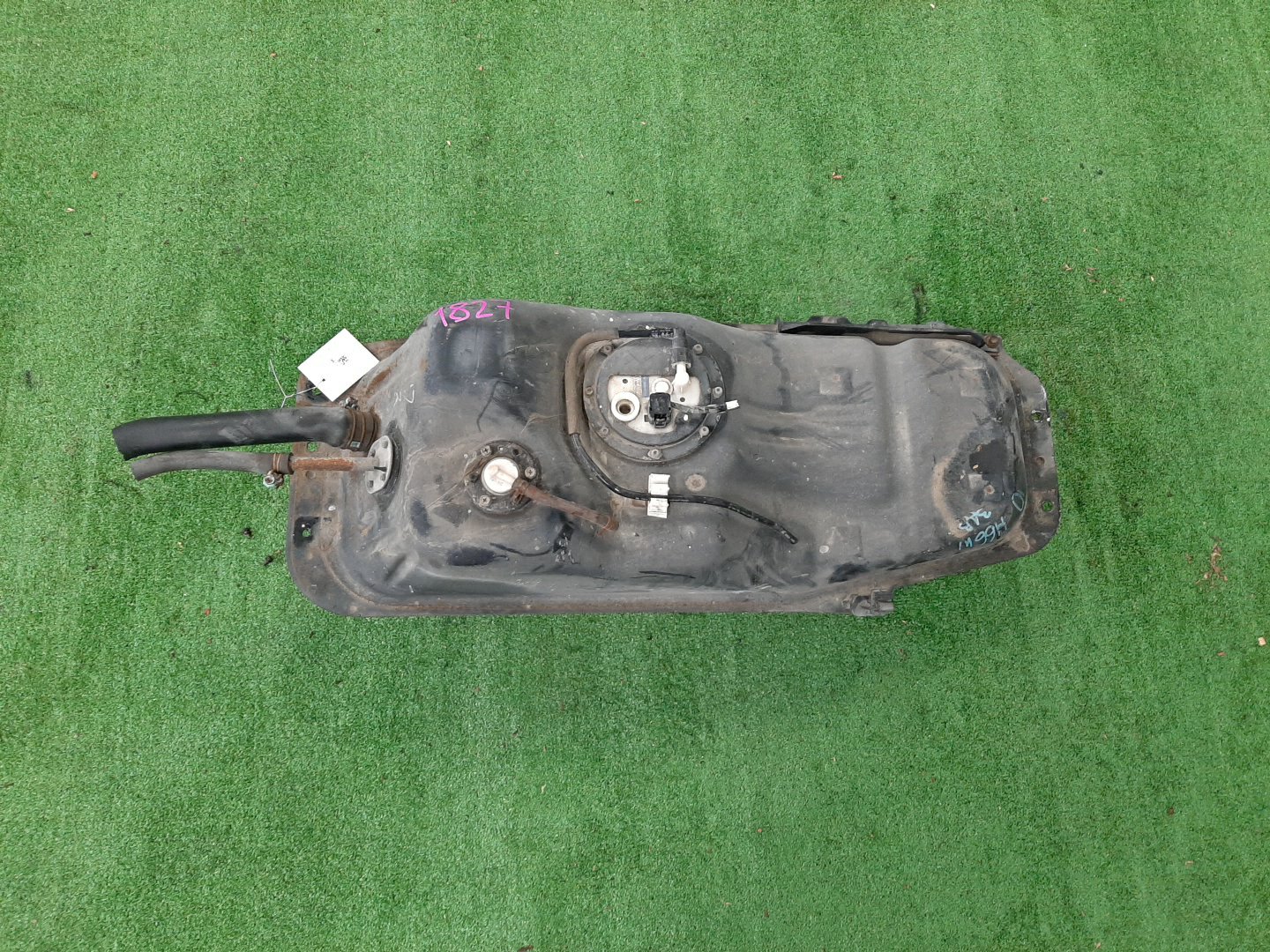 Топливный бак MITSUBISHI PAJERO IO H66W 4G93 1827 1 ракурс