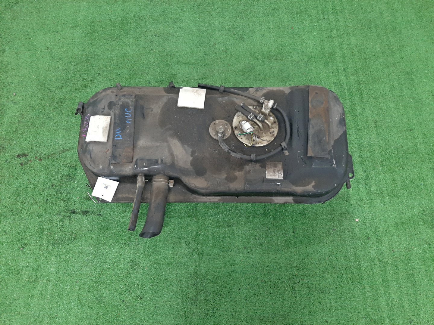 Топливный бак MAZDA DEMIO DW3W B3E 1828 1 ракурс