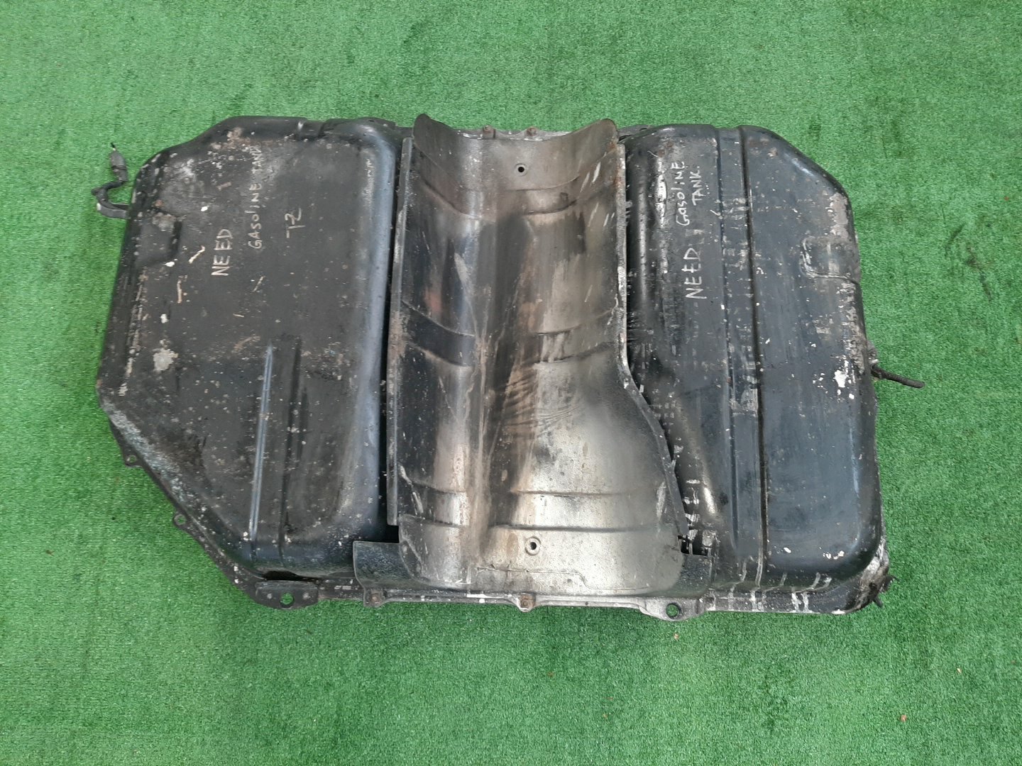 Топливный бак MITSUBISHI GRANDIS NA4W 4G69 0371 3 ракурс