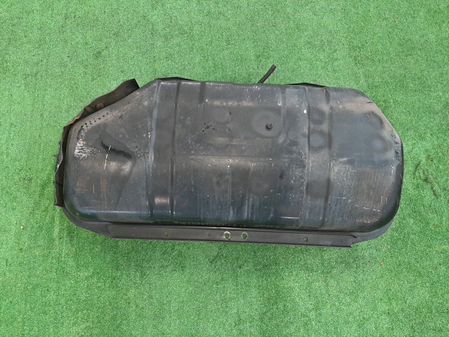 Топливный бак MITSUBISHI PAJERO V26W 4M40T 0374 3 ракурс