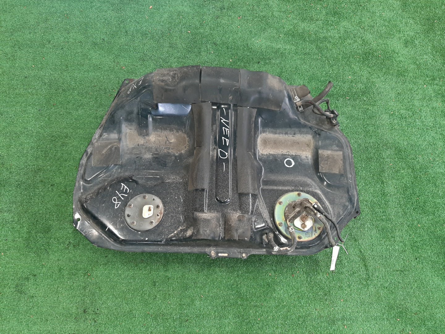 Топливный бак HONDA PARTNER EY8 D16A 1 ракурс
