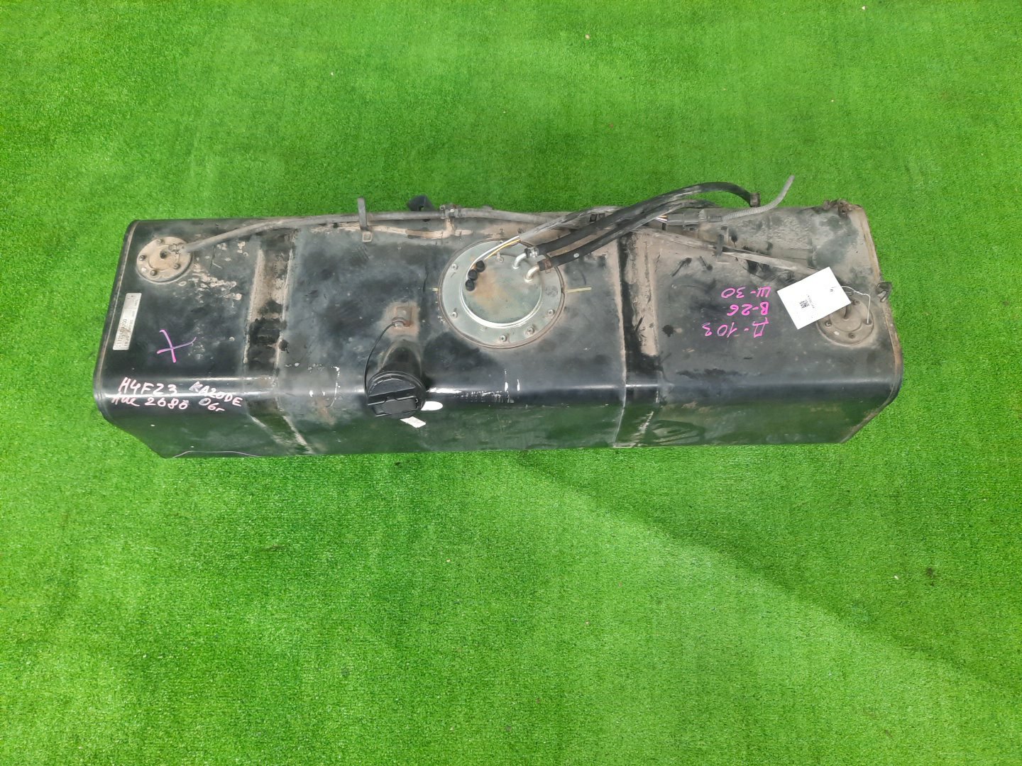 Топливный бак NISSAN ATLAS H4F23 KA20DE 0405 1 ракурс