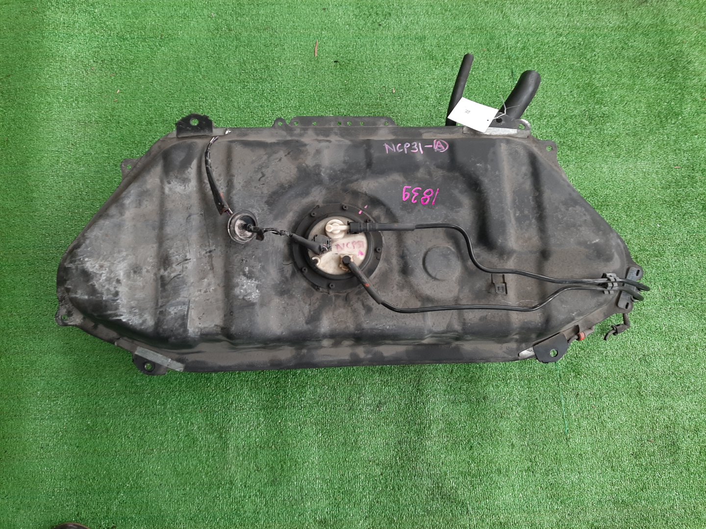 Топливный бак TOYOTA BB NCP31 1NZ-FE 1839 1 ракурс
