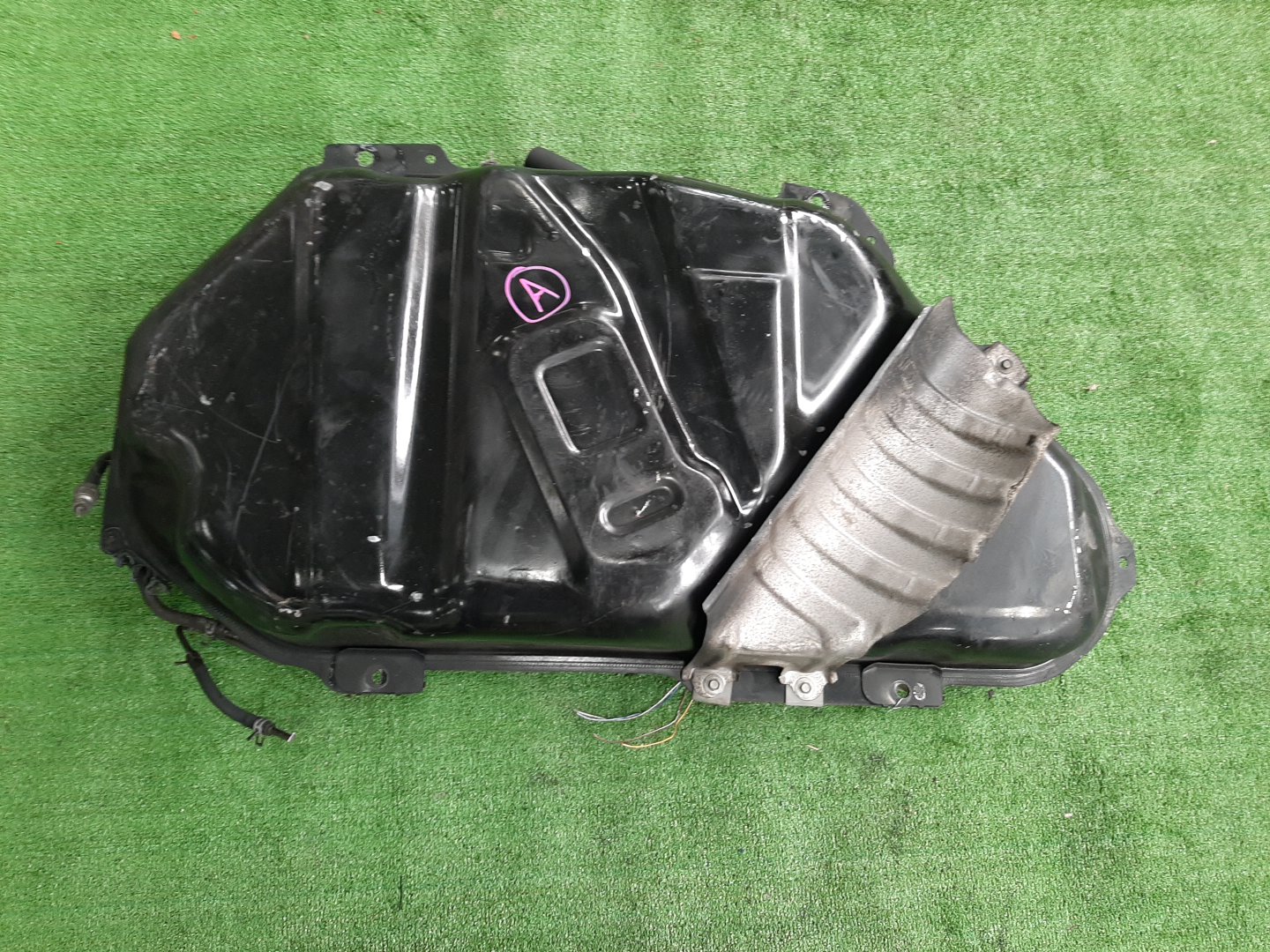 Топливный бак TOYOTA RAUM EXZ10 5E-FE 1845 2 ракурс