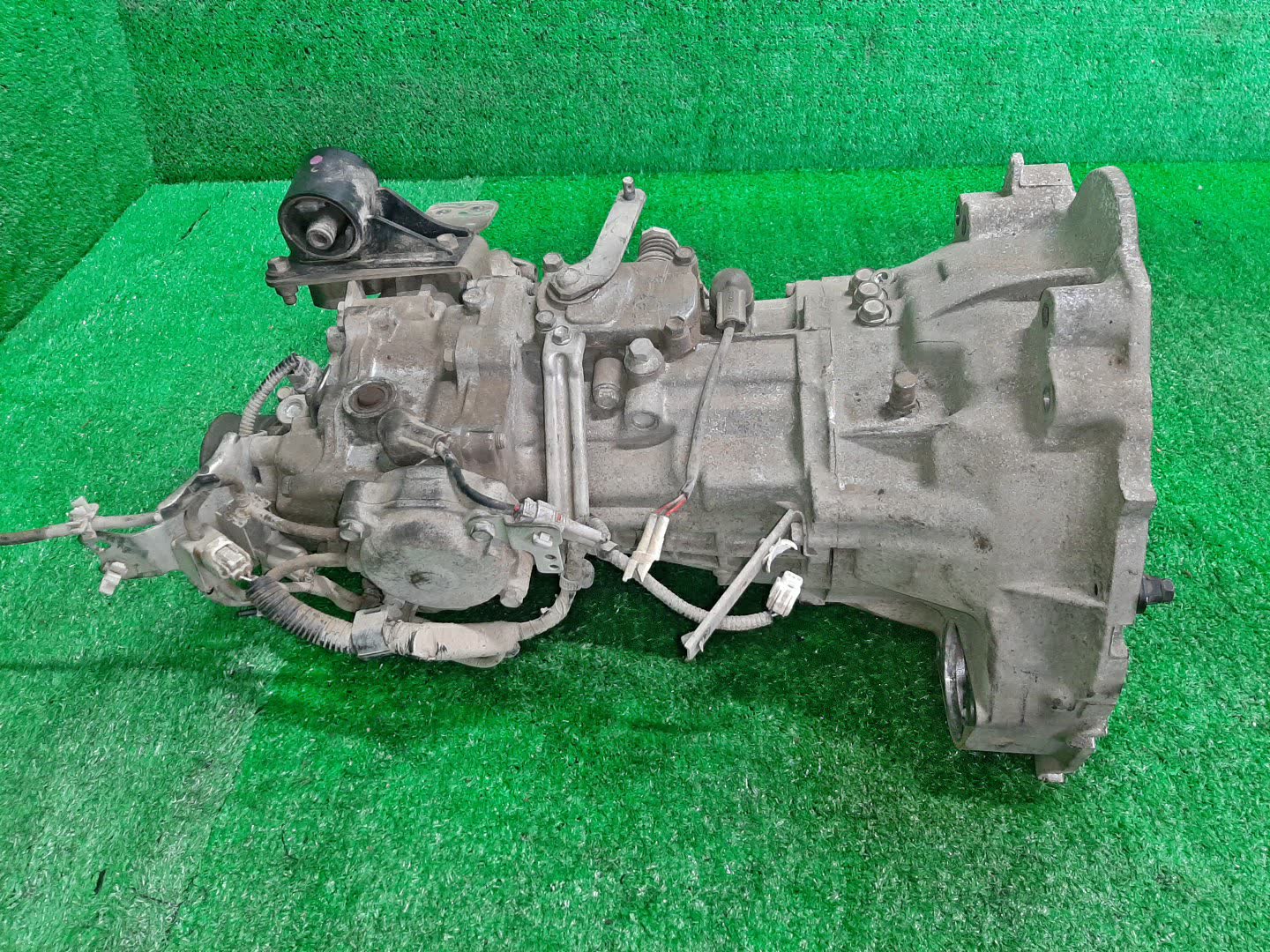 МКПП DAIHATSU HIJET TRUCK S510P KF 4WD 3 ракурс