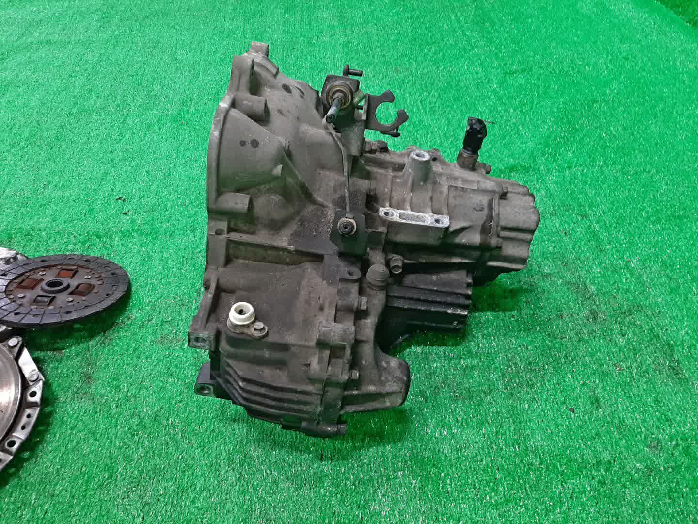 МКПП MITSUBISHI LANCER CB2A 4G15 F5M211FRJE 3 ракурс