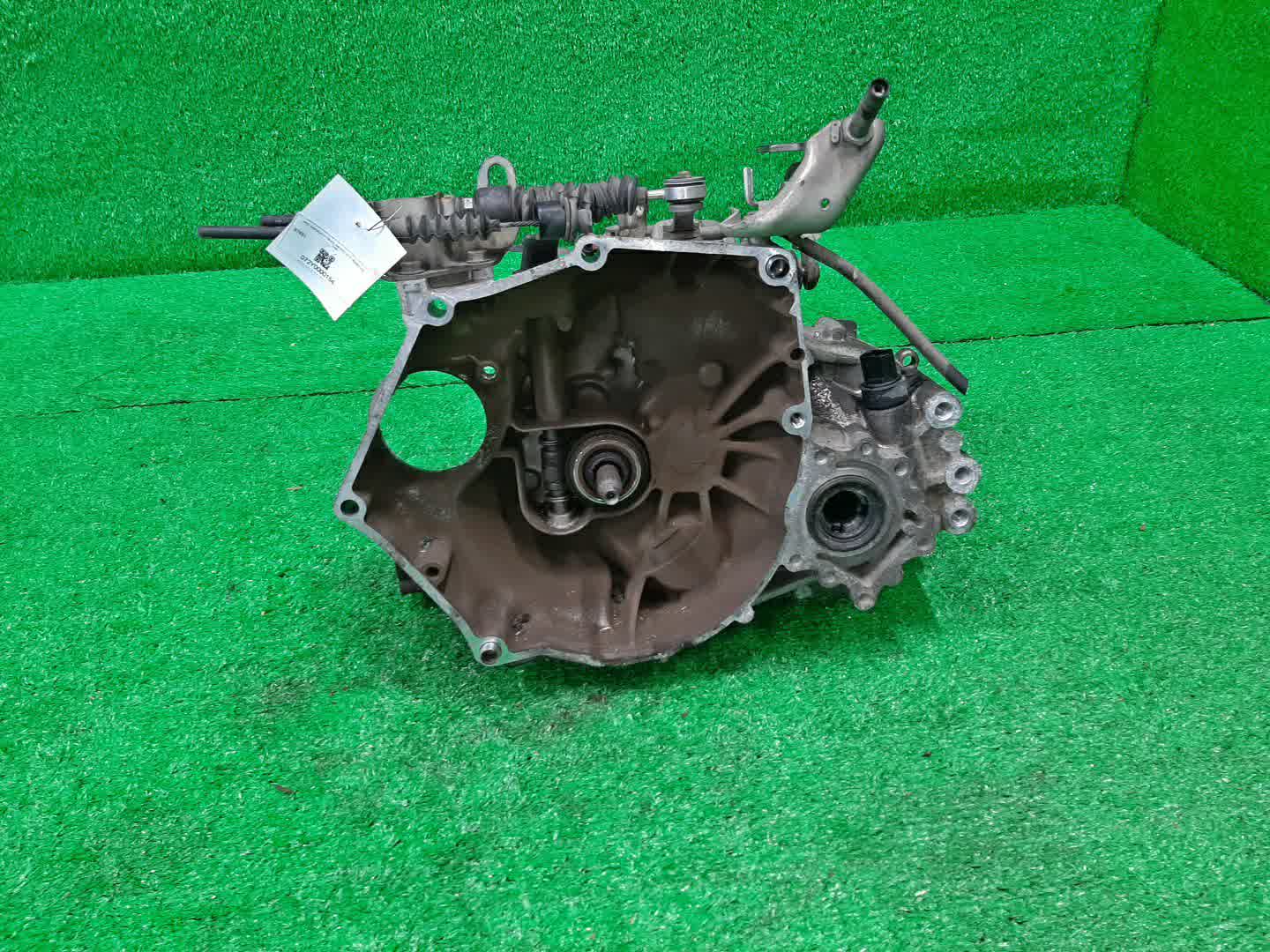 МКПП HONDA ACTY TRUCK HA9 E07Z YV6M 1 ракурс