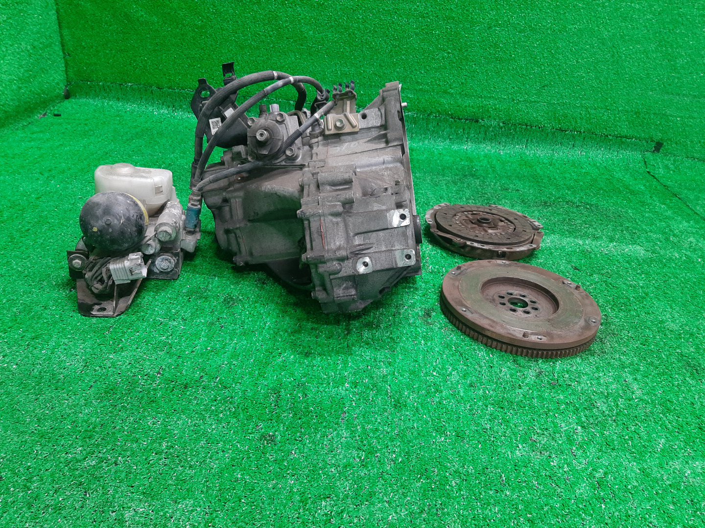 МКПП TOYOTA MR-S ZZW30 1ZZ-FE C56M-01A 2 ракурс