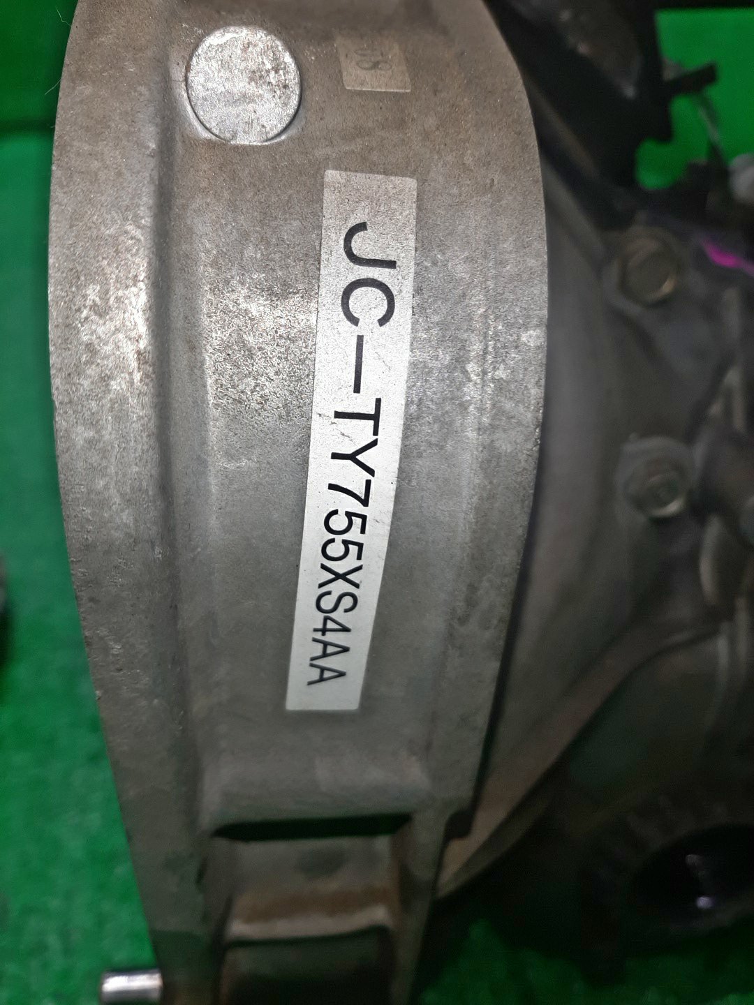 МКПП SUBARU FORESTER SG5 EJ202 TY755XS4AA 4 ракурс МКПП SUBARU FORESTER SG5 EJ202 TY755XS4AA 4 ракурс