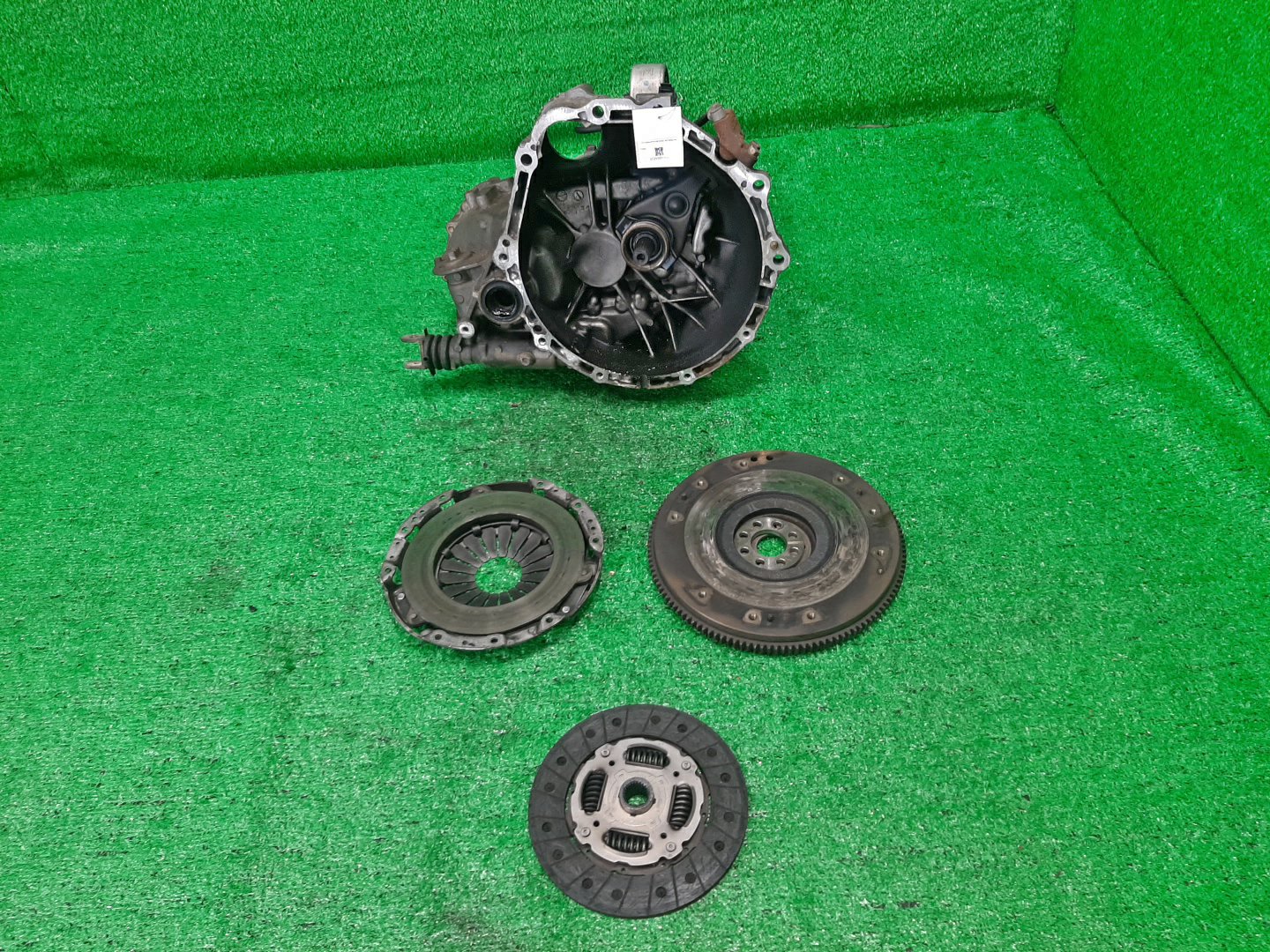 МКПП NISSAN CEFIRO A33 VQ20DE 1 ракурс