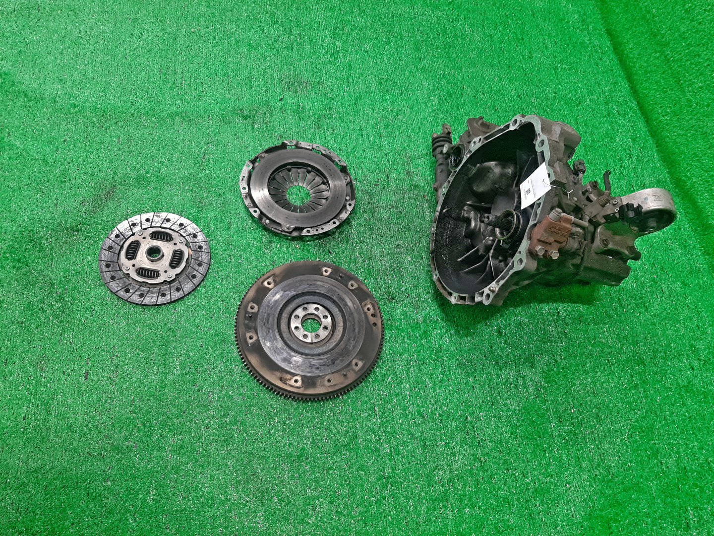 МКПП NISSAN CEFIRO A33 VQ20DE 3 ракурс
