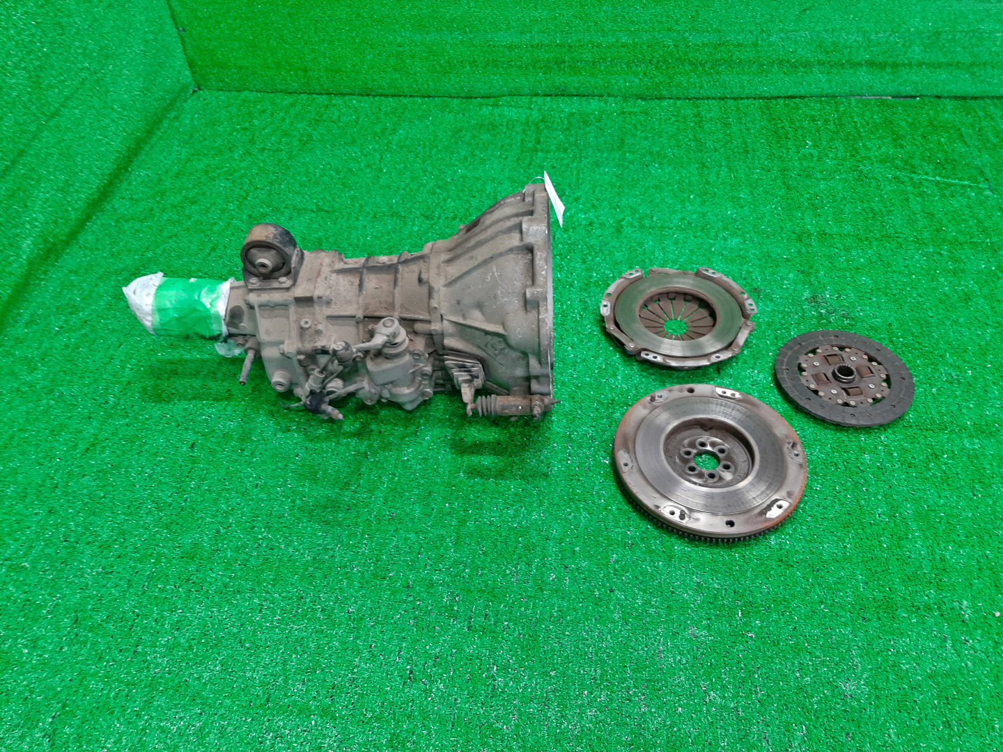 МКПП TOYOTA HIACE YH81 2Y 1 ракурс