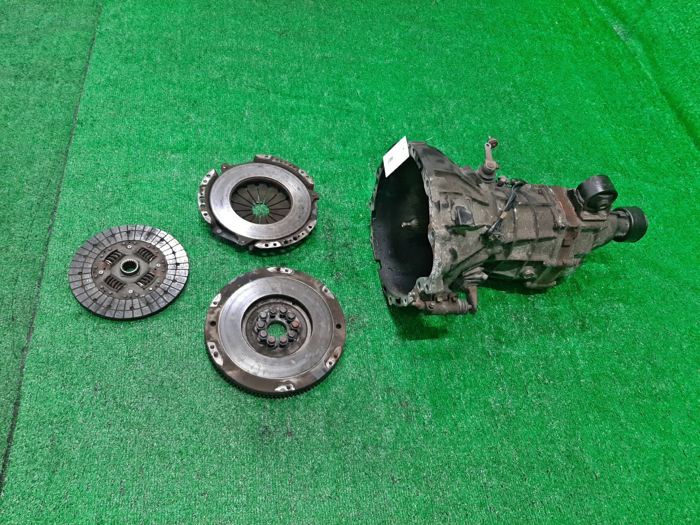 МКПП TOYOTA DYNA, HIACE, TOYOACE RZY230, RZY220, RZH122V, RZH112V, RZH182K, RZH124V, RZH100G, RZH102V, RZH110G 1RZ-E 2 ракурс