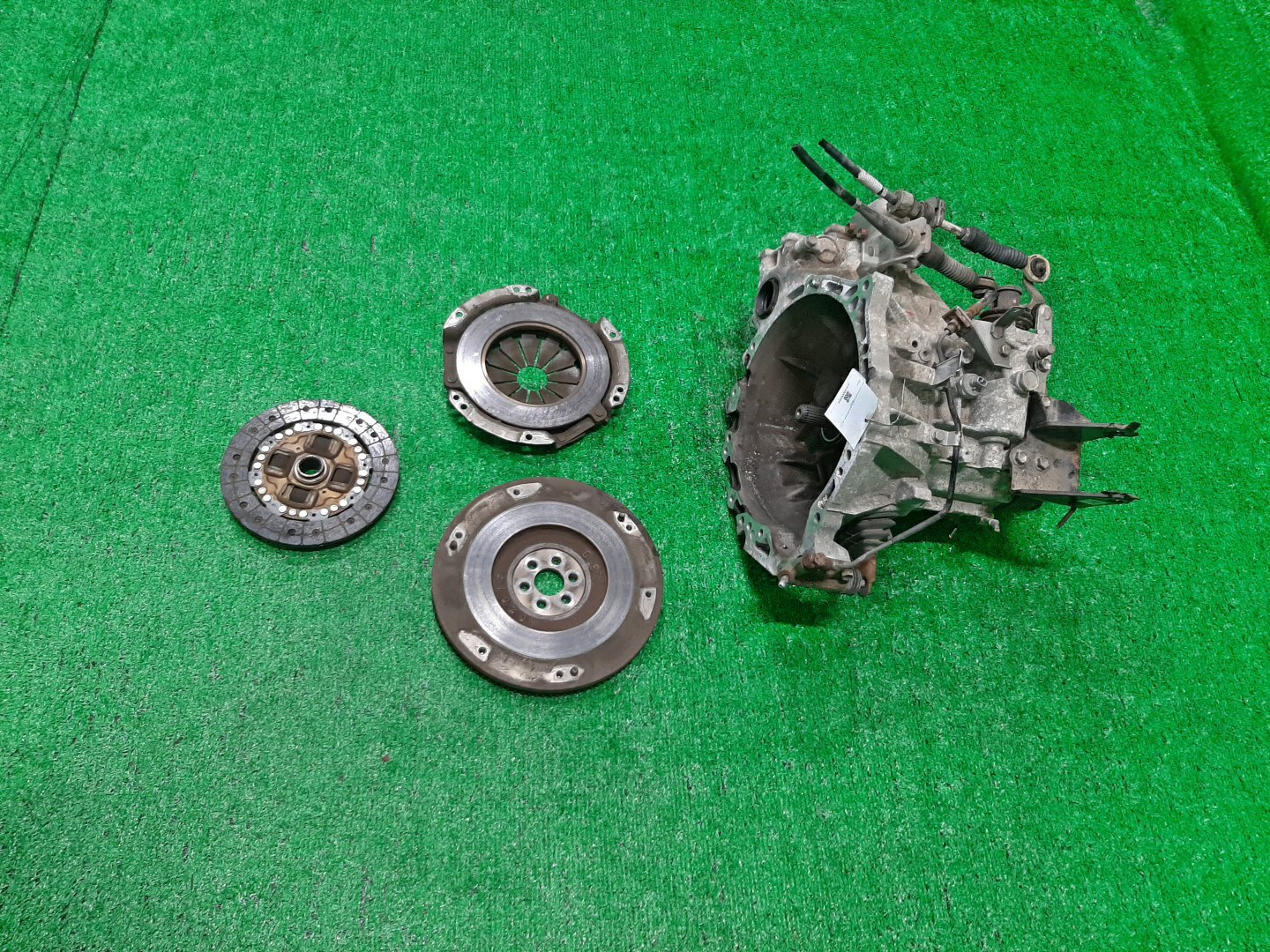 МКПП TOYOTA COROLLA NZE120 2NZ-FE C150-06A 3 ракурс