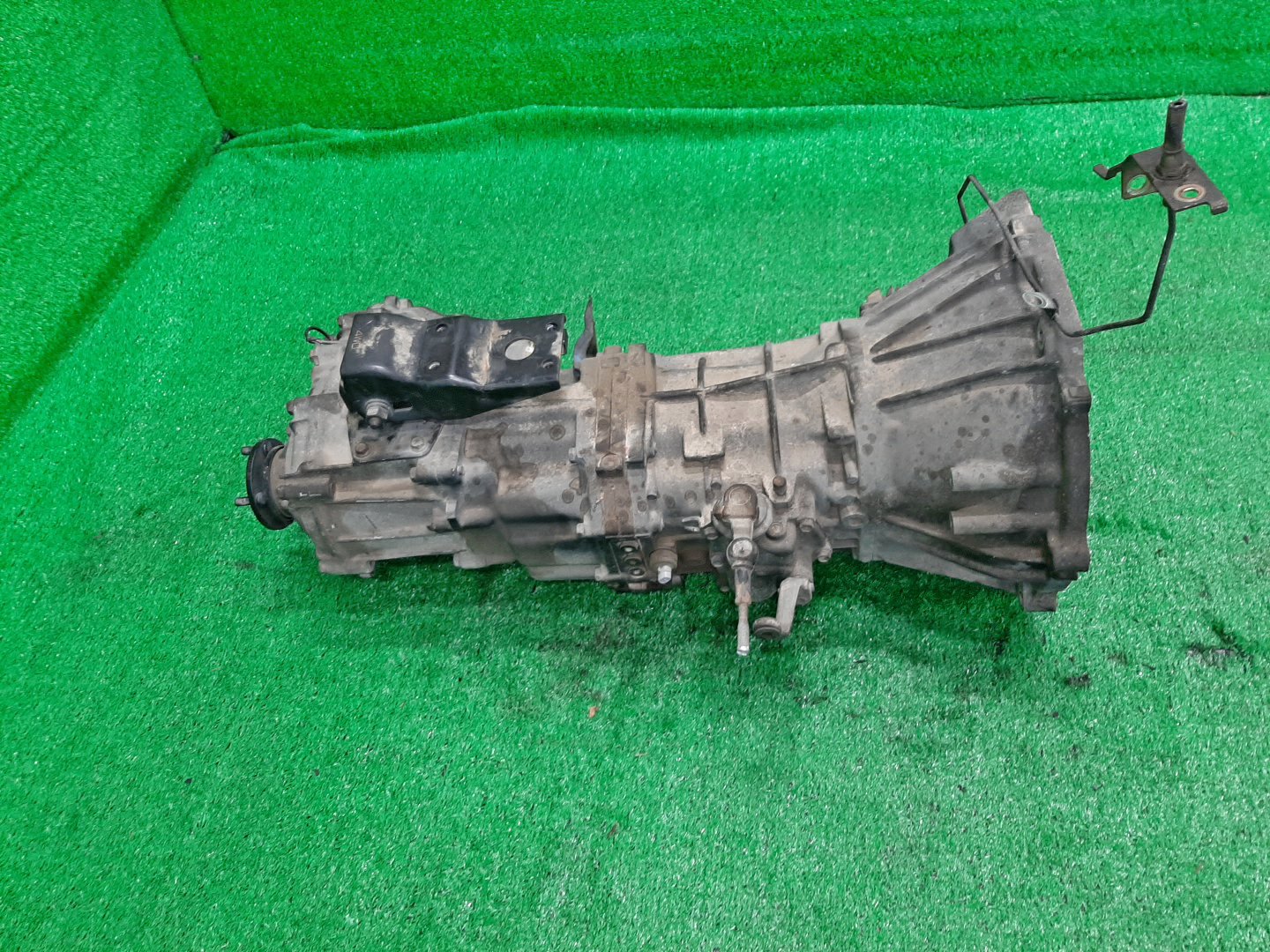 МКПП TOYOTA HIACE LH95, LH85 2L R351F-G802 1 ракурс
