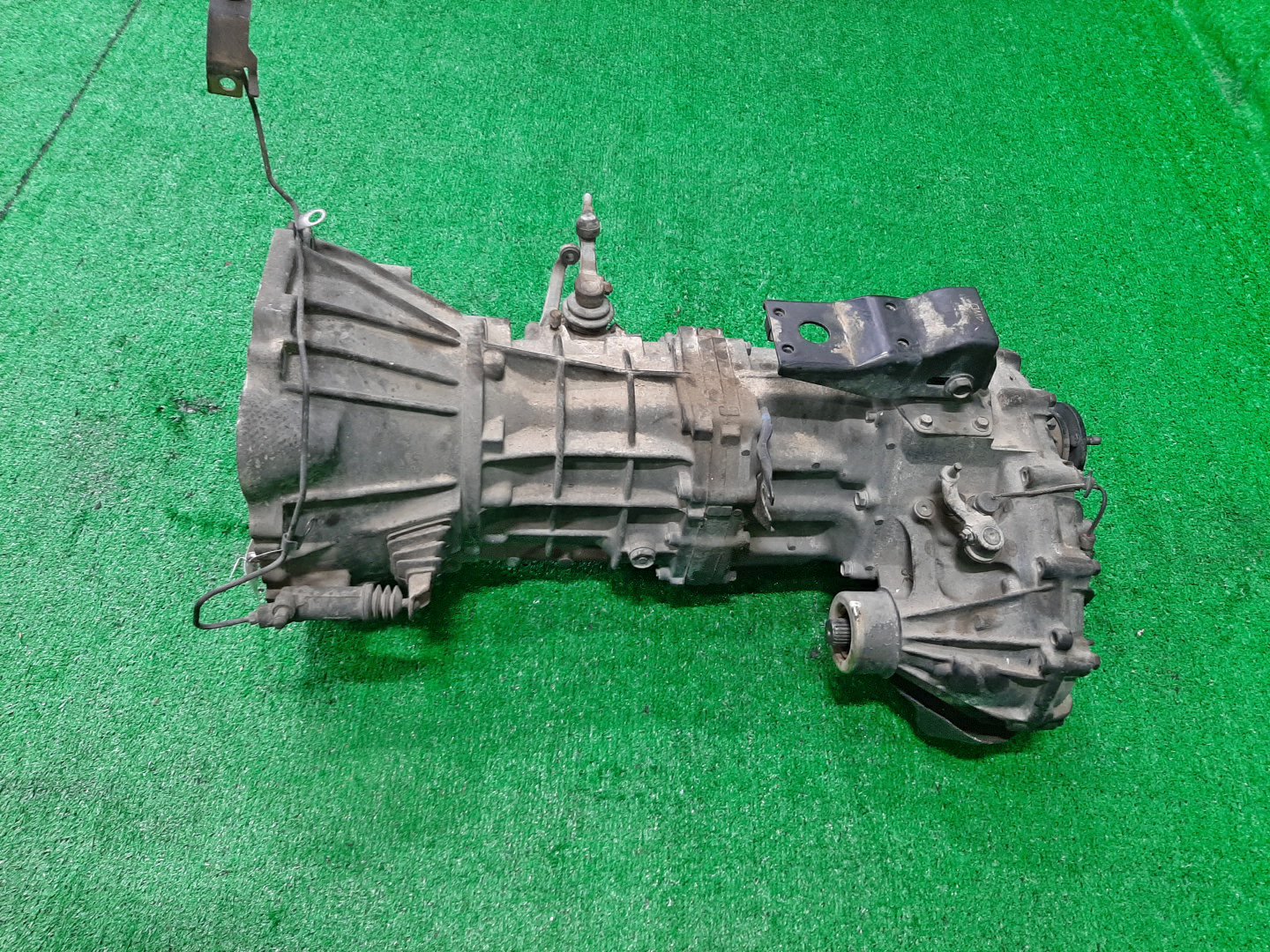 МКПП TOYOTA HIACE LH95, LH85 2L R351F-G802 2 ракурс
