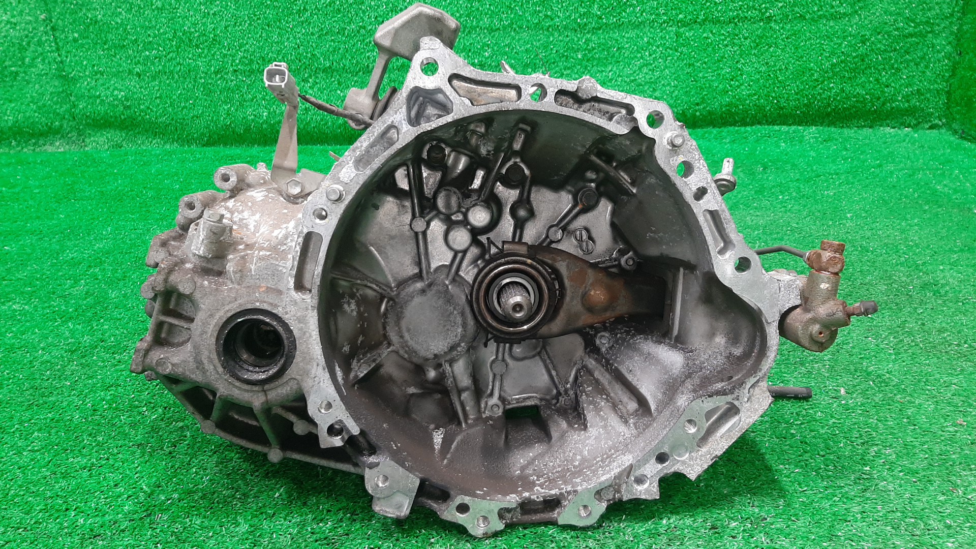 МКПП TOYOTA AXIO, COROLLA FIELDER, COROLLA  AXIO, FIELDER NZE141, NZE141G 1NZ-FE C51-03A 3 ракурс
