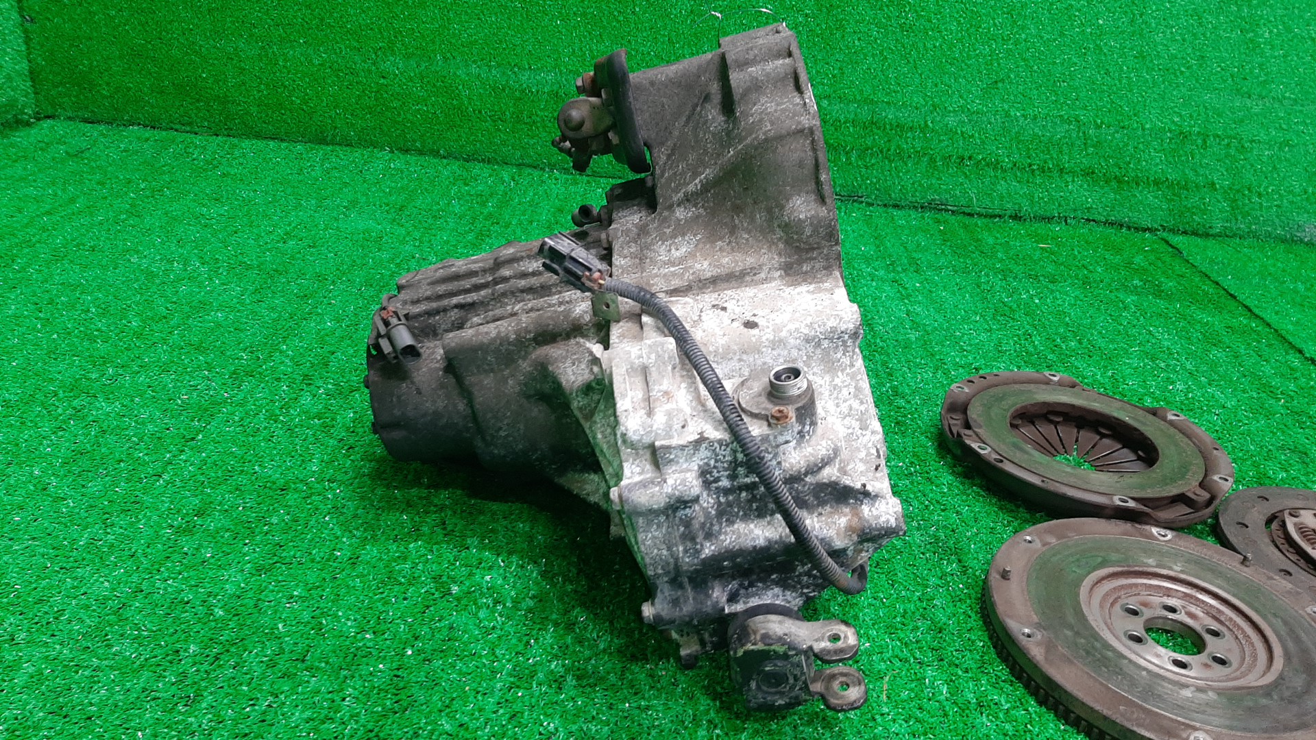МКПП NISSAN AD VFY10 GA15DE RS5F31A-FC38 4 ракурс