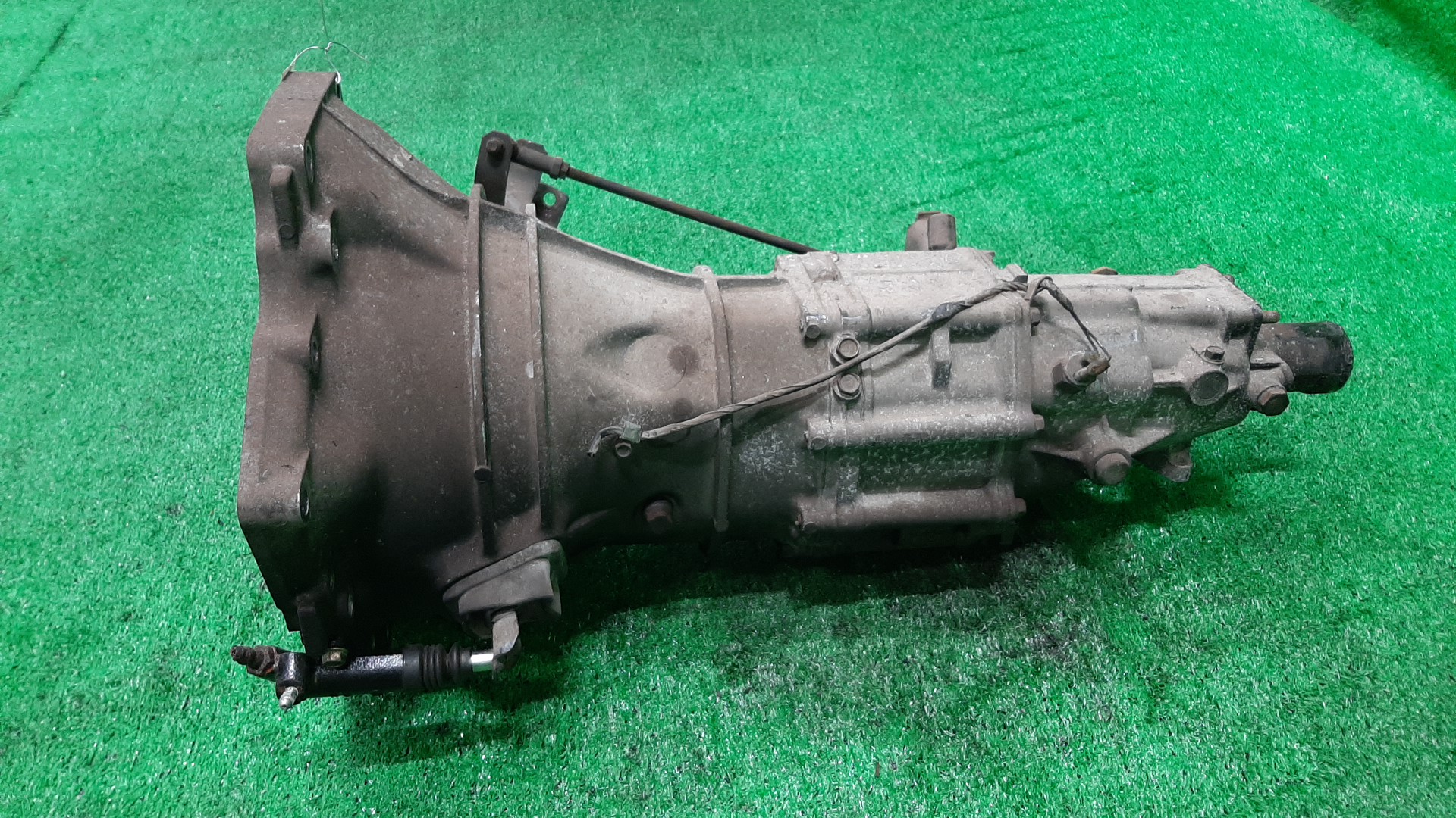 МКПП MAZDA BONGO, VANETTE, BONGO BRAWNY SE28T, SEF8T, SS28V, SS28VN, SE28TN, SD2AT, SD29T R2, RF M520 3 ракурс МКПП MAZDA BONGO, VANETTE, BONGO BRAWNY SE28T, SEF8T, SS28V, SS28VN, SE28TN, SD2AT, SD29T R2, RF M520 3 ракурс