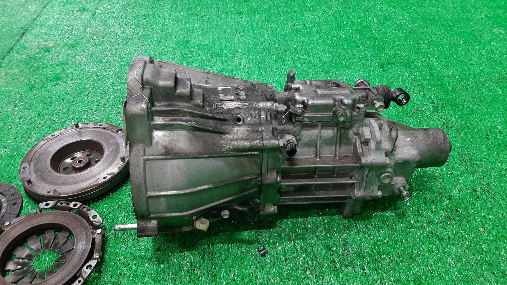 МКПП SUZUKI JIMNY JB23W K6A-T 3MOD 4 ракурс