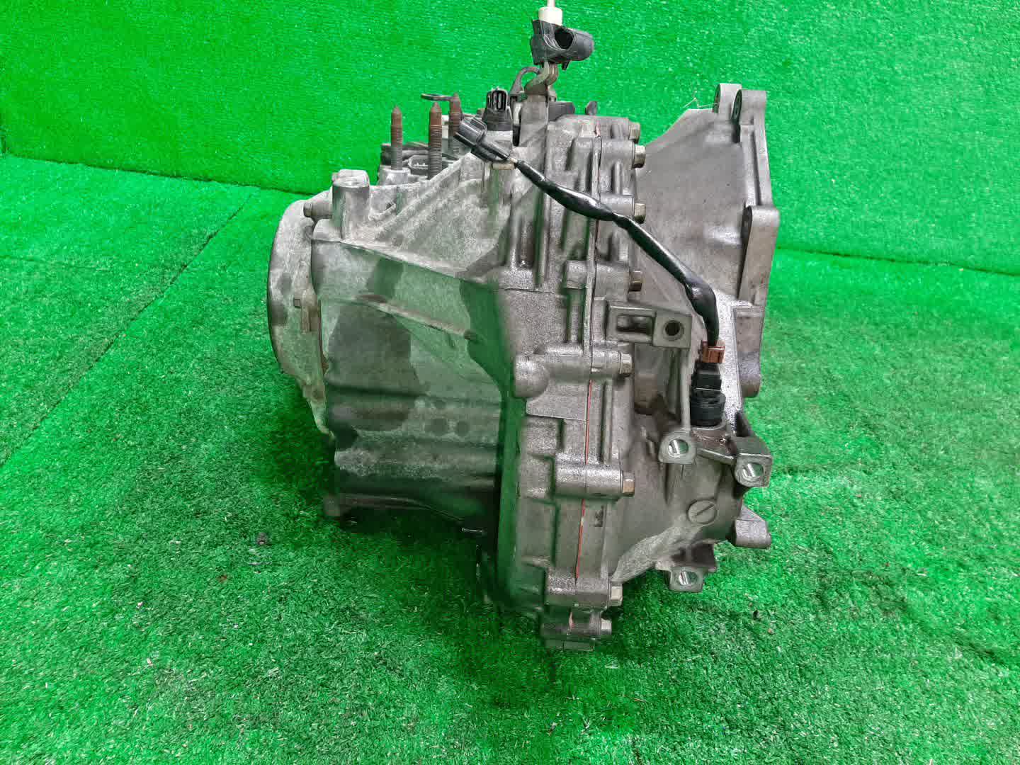 АКПП MITSUBISHI CHARIOT GRANDIS N86W 6G72 F4A512E5B3 2 ракурс