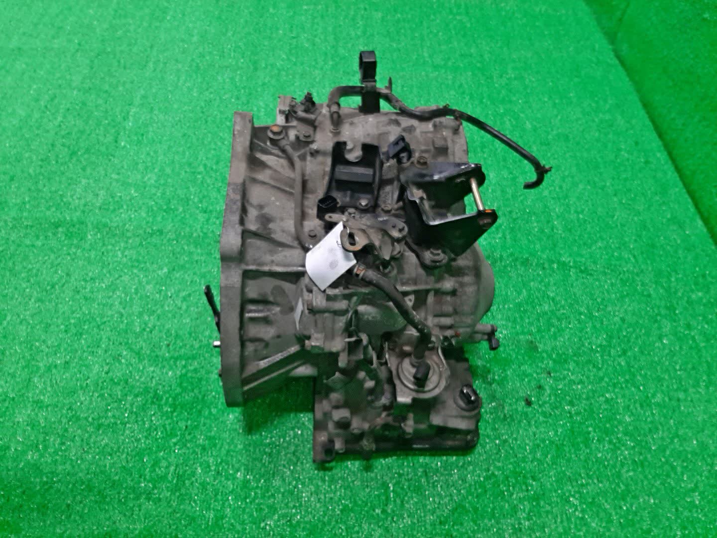 АКПП NISSAN AVENIR, LIBERTY, PRIMERA, WINGROAD, BLUEBIRD SYLPHY RW11, RM12, TP12, RP12, WTP12, WRP12, WRY11, TG10 QR20DE, QR25DD, QR20DD 8E073, RE0F06A 3 ракурс