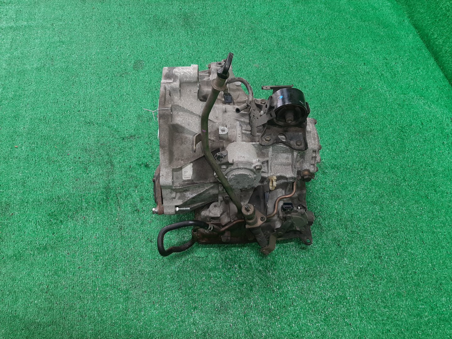 АКПП NISSAN CEFIRO A33 VQ20DE 85X00, RE4F04 3 ракурс