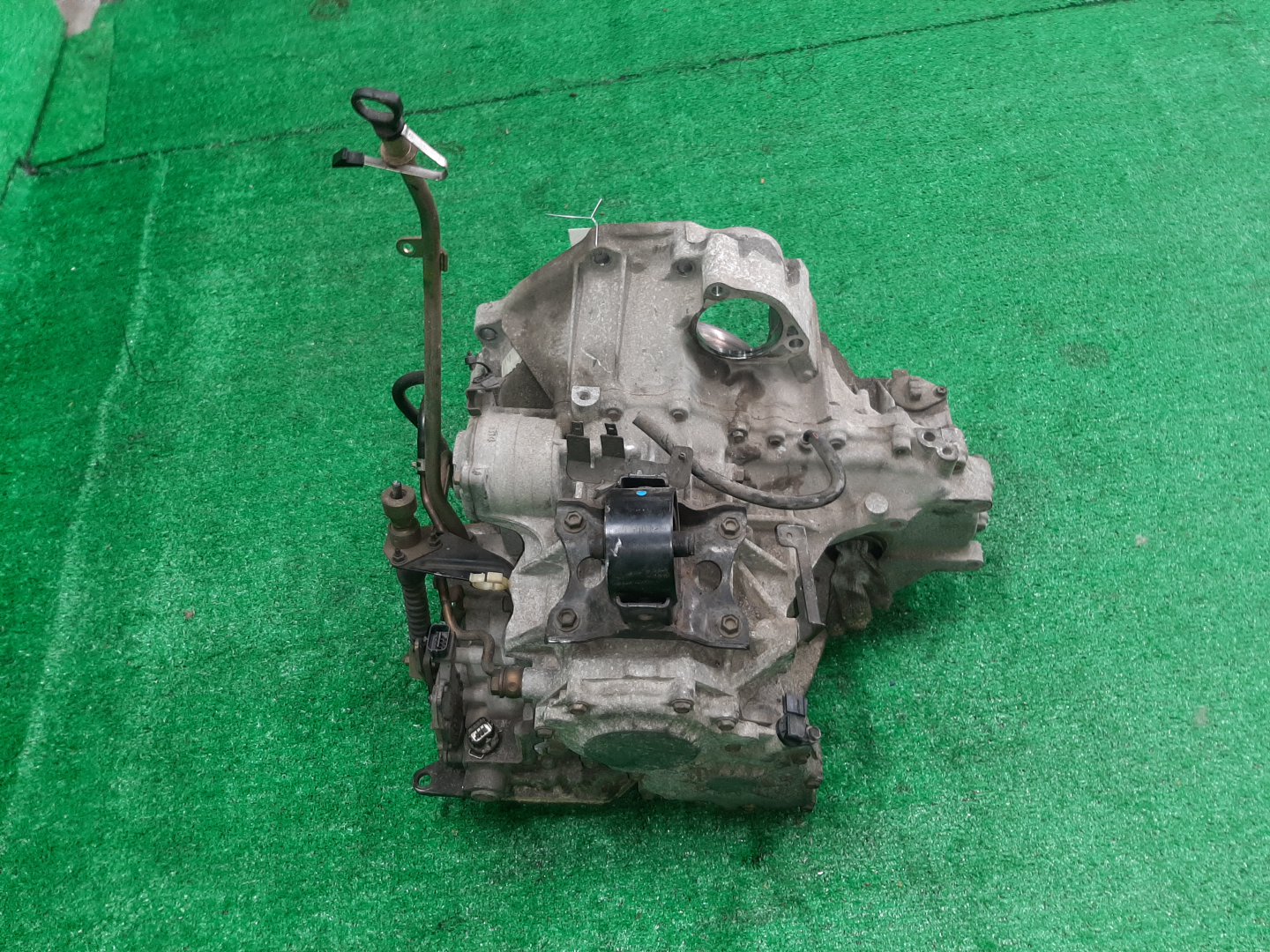 АКПП NISSAN CEFIRO A33 VQ20DE 85X00, RE4F04 4 ракурс