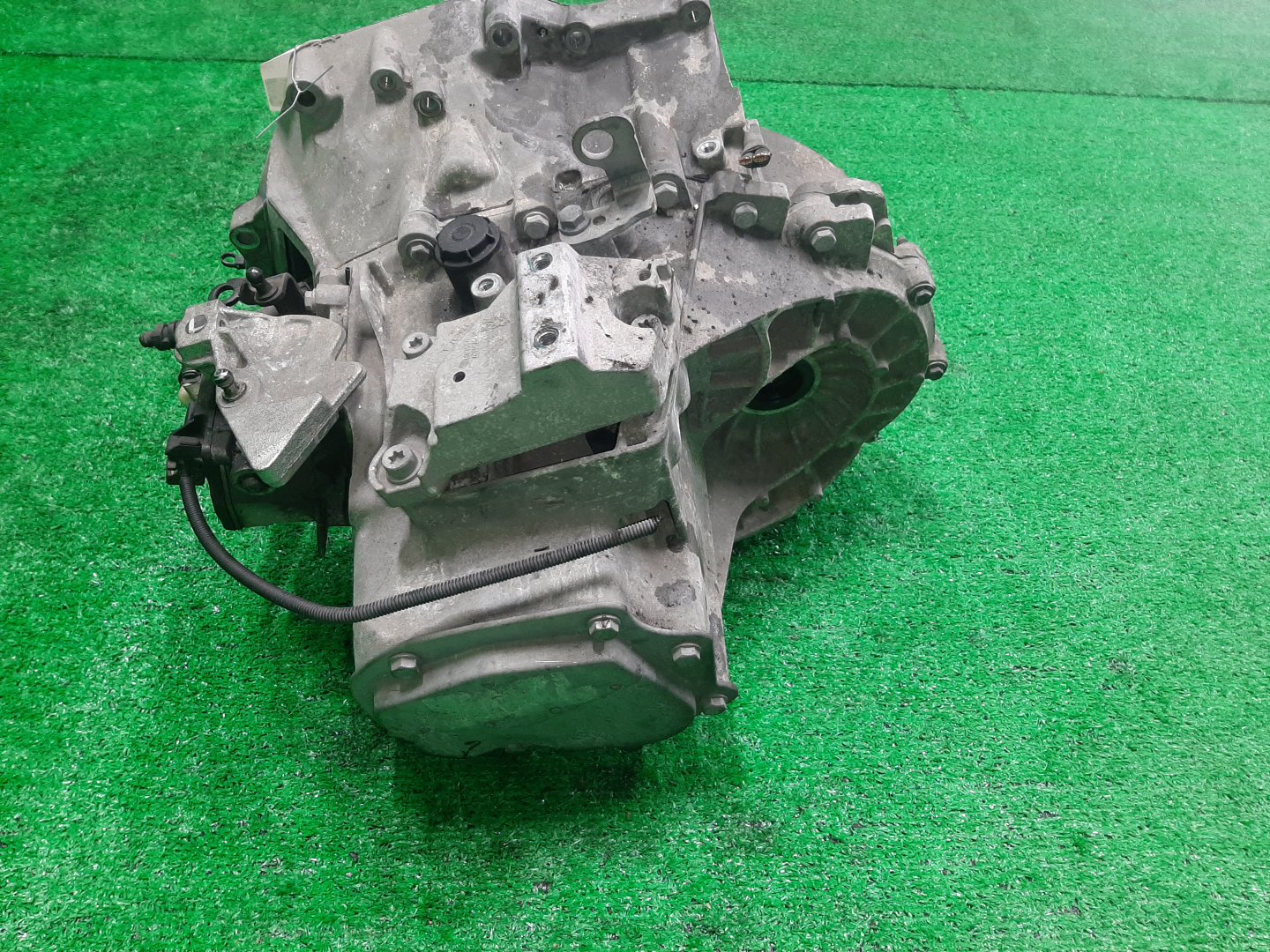 МКПП PEUGEOT 208, DS5, RCZ, 308, DS4 A9, K, PF2, 4C, 4A, N 5F03, EP6CDTX, EP6DTX, 5F02 9801309210 4 ракурс