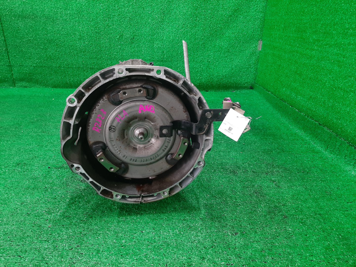 АКПП VOLKSWAGEN TOUAREG 7LA AXQ 09D300037J 2 ракурс АКПП VOLKSWAGEN TOUAREG 7LA AXQ 09D300037J 2 ракурс