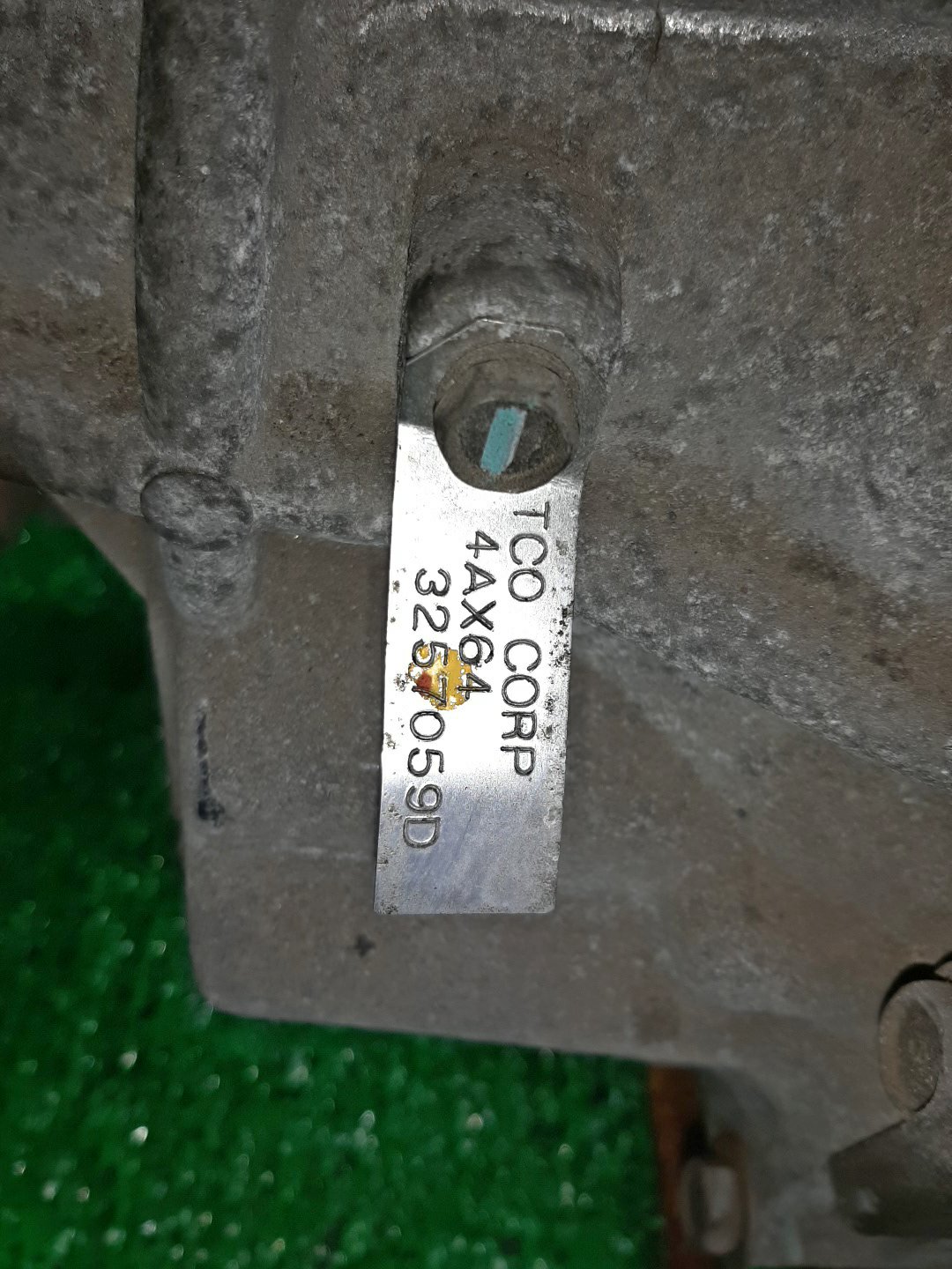 АКПП NISSAN CEDRIC, GLORIA HY34 VQ30DD 4AX64 5 ракурс
