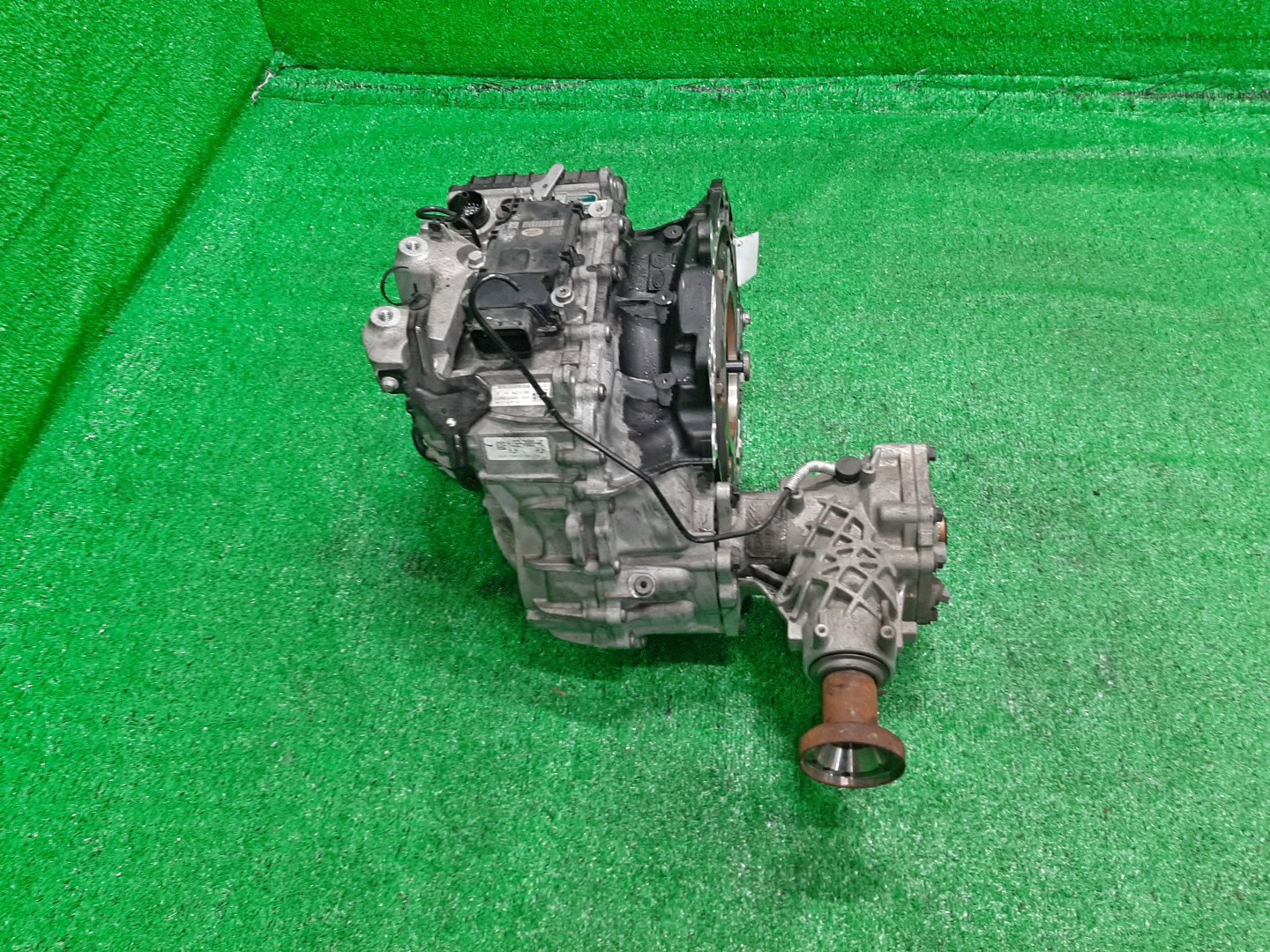 АКПП LAND ROVER RANGE ROVER EVOQUE L538 204DTD HJ327000HC 2 ракурс АКПП LAND ROVER RANGE ROVER EVOQUE L538 204DTD HJ327000HC 2 ракурс