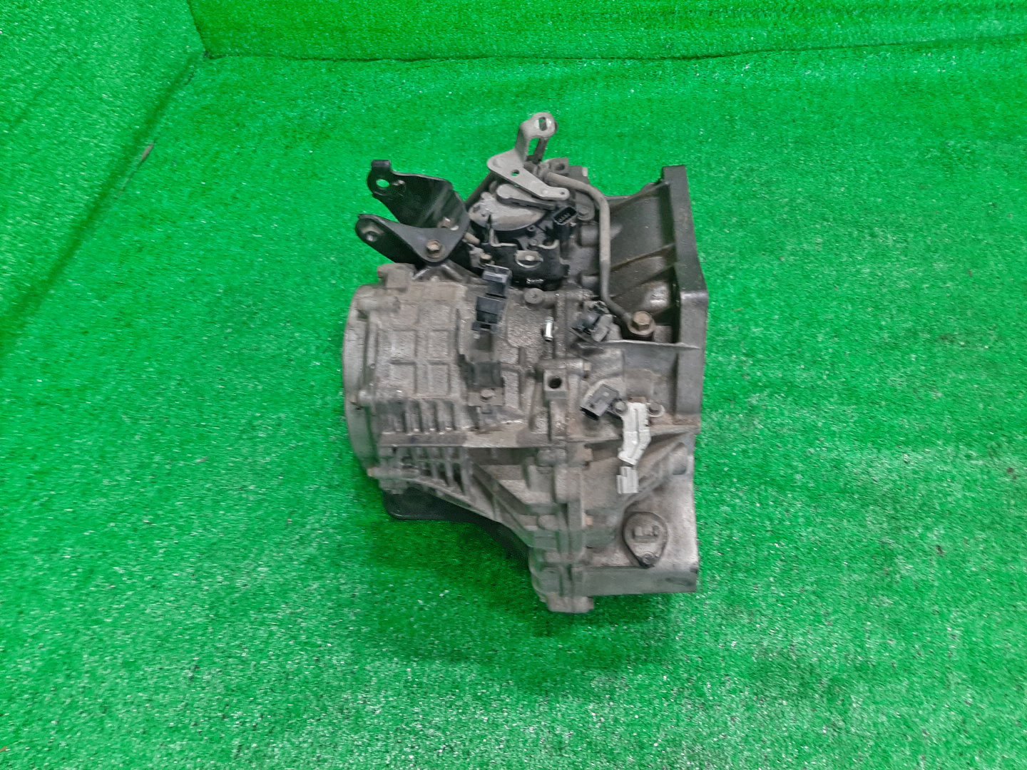АКПП NISSAN AVENIR, LIBERTY, PRIMERA, WINGROAD, BLUEBIRD SYLPHY RW11, RM12, TP12, RP12, WTP12, WRP12, WRY11, TG10 QR20DE, QR25DD, QR20DD 8E073, RE0F06A-FP54 2 ракурс