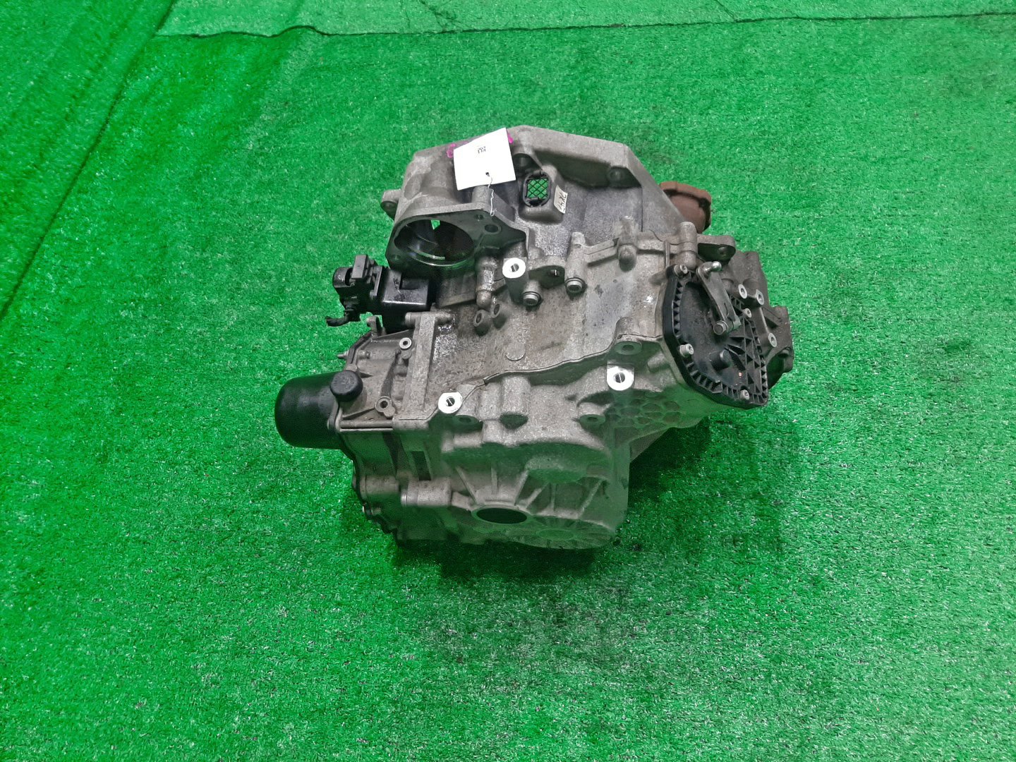 АКПП VOLKSWAGEN SCIROCCO, TOURAN, GOLF 137, 1T1, 1T2, 1T3, 5K1 CTH, CTHD, CTHC, CAV, CAVC PMQ 4 ракурс