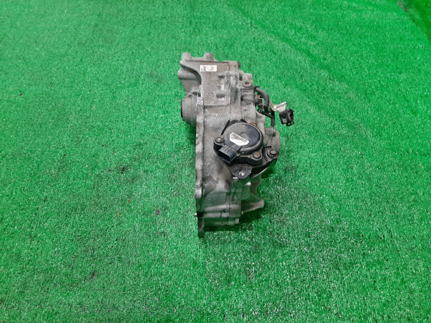 АКПП NISSAN LEAF ZE1 EM57 RE1F61B-GQ81 3 ракурс