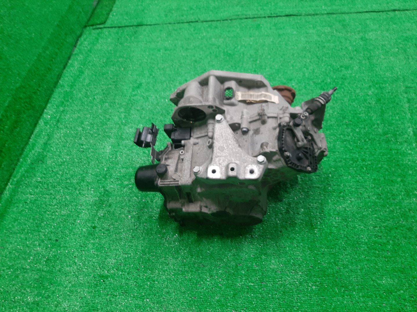 АКПП VOLKSWAGEN T-CROSS C1 UBU 4 ракурс АКПП VOLKSWAGEN T-CROSS C1 UBU 4 ракурс