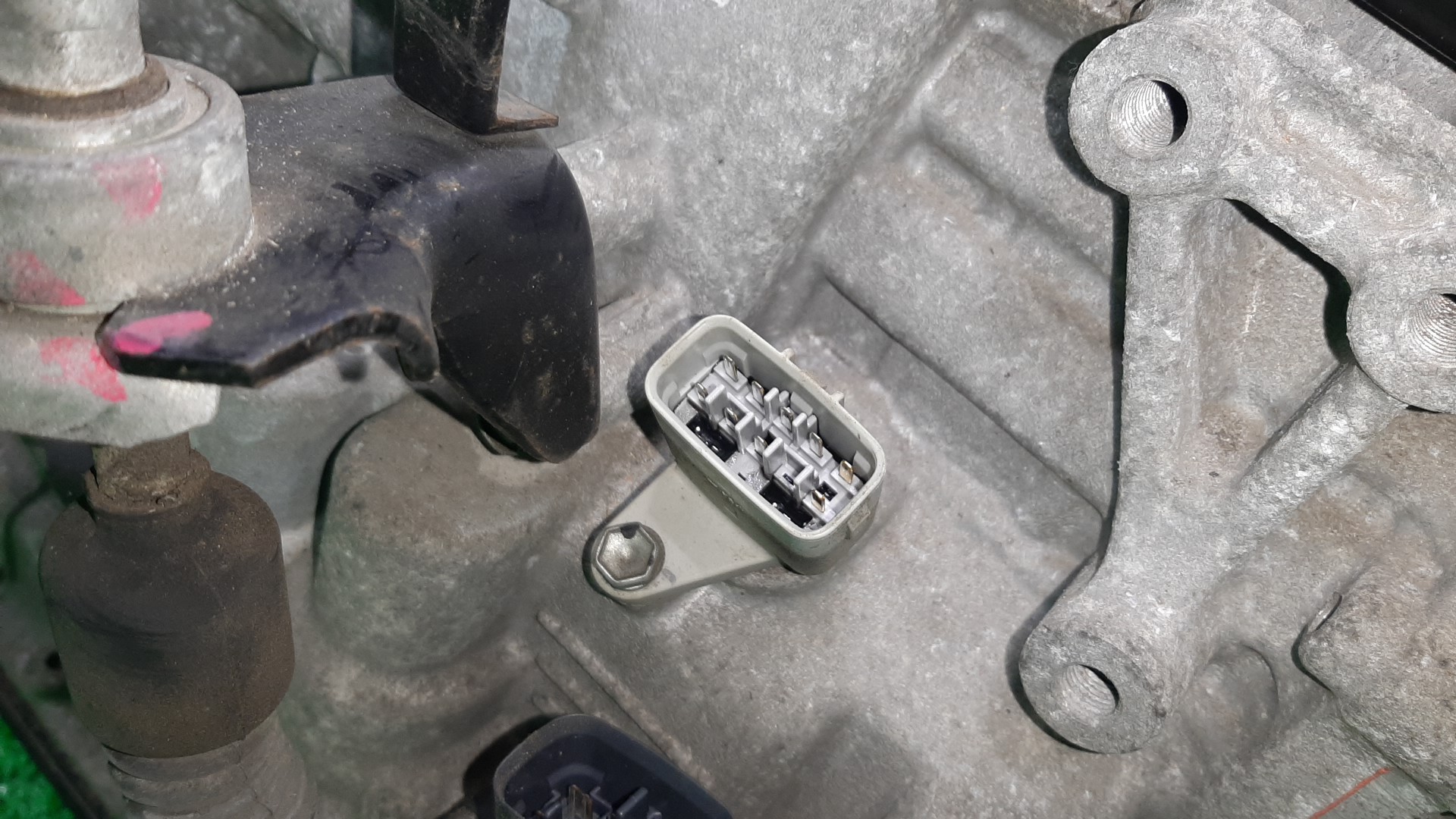 АКПП TOYOTA FUNCARGO, IST, PLATZ, RAUM, COROLLA SPACIO, VITZ, BB, PORTE, WILL VS NCP21, NCP61, NCP12, NCZ20, NZE121N, NCP13, NCP31, NNP11, NZE127 1NZ-FE U340E-01A, 30500-13032 5 ракурс