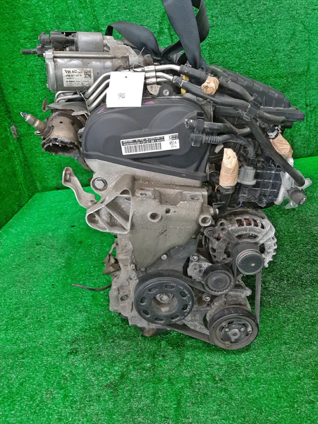 Двигатель VOLKSWAGEN GOLF 5G1 CPT 017300 2 ракурс