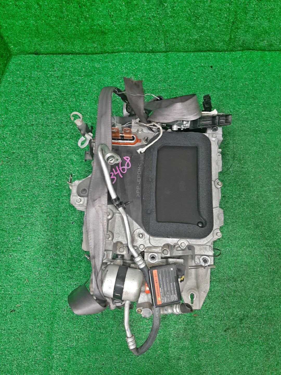 Двигатель NISSAN LEAF ZE1 EM57 306470A 1 ракурс