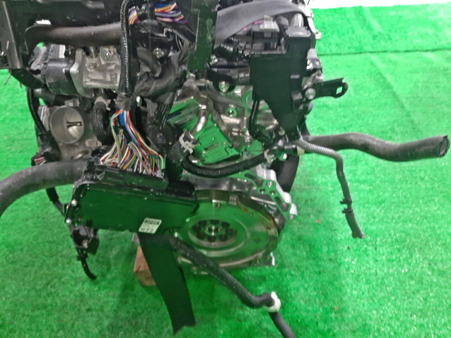 Двигатель TOYOTA AQUA MXPK11, MXPK16 M15A-FXE Y419777 5 ракурс Двигатель TOYOTA AQUA MXPK11, MXPK16 M15A-FXE Y419777 5 ракурс