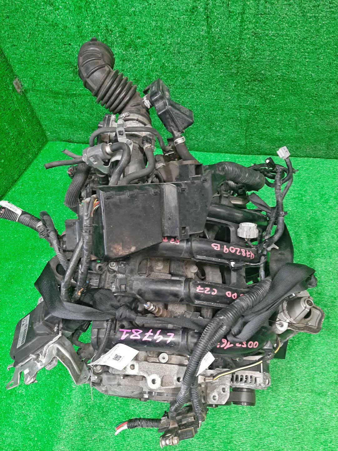 Двигатель NISSAN SERENA C27 MR20DD 978209B 1 ракурс Двигатель NISSAN SERENA C27 MR20DD 978209B 1 ракурс