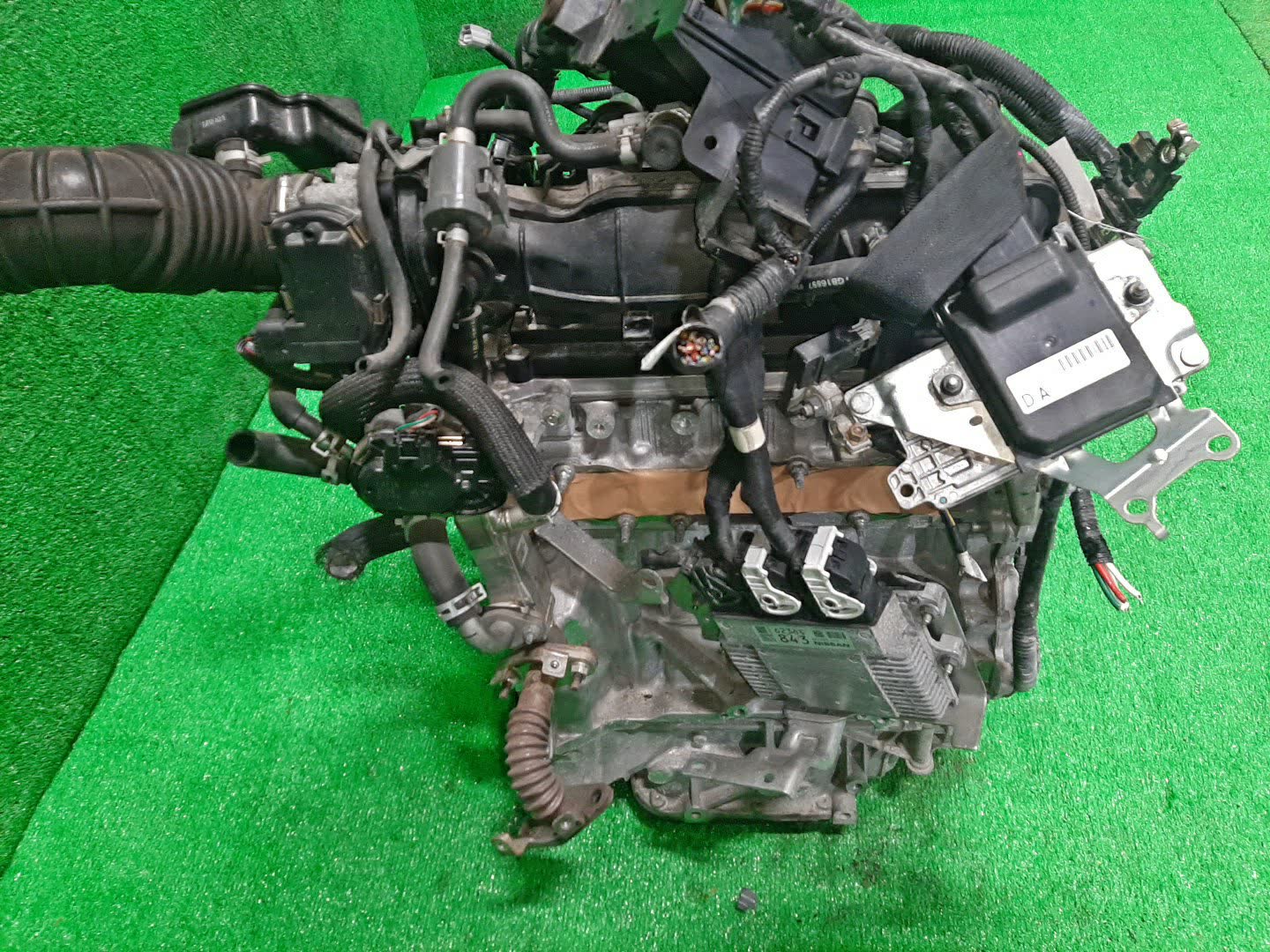 Двигатель NISSAN SERENA C27 MR20DD 978209B 3 ракурс Двигатель NISSAN SERENA C27 MR20DD 978209B 3 ракурс