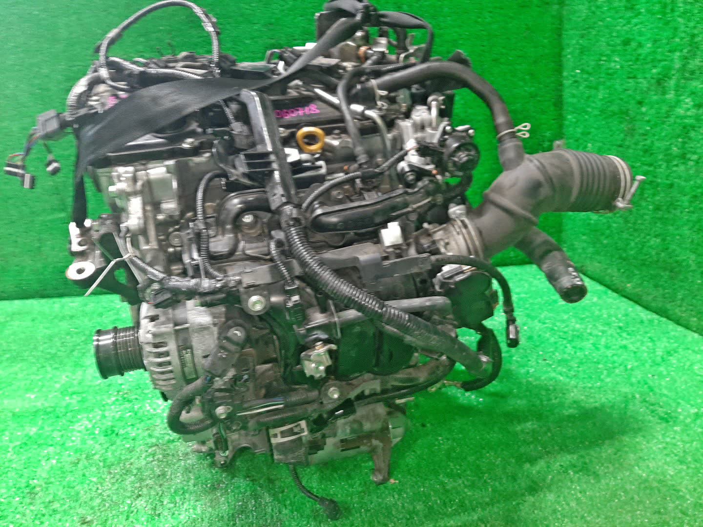 Двигатель TOYOTA YARIS MXPA10 M15A-FKS Y060718 3 ракурс