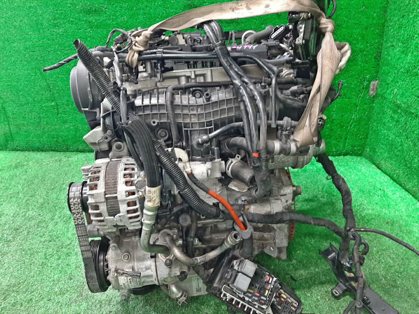 Двигатель VOLVO V60, S60, V40, XC70, V70, XC60, S80 FW, FB420, FS40, MV, BZ, BW40, DZ40, AS B4204T11 1092686 4 ракурс