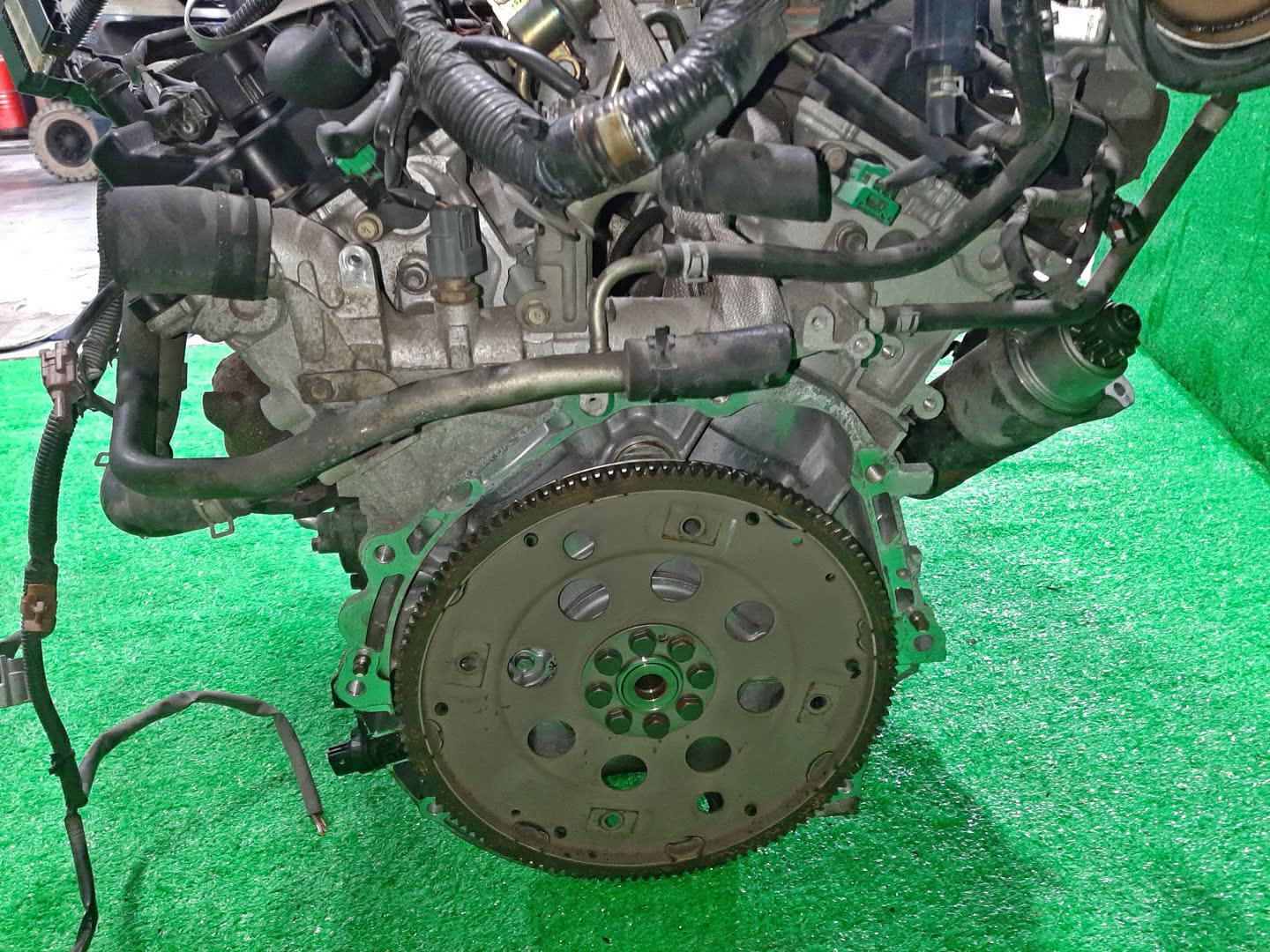Двигатель NISSAN PRESAGE PNU31 VQ35DE 097631B 5 ракурс