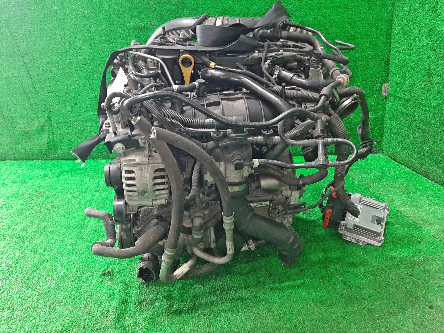 Двигатель VOLVO V60, S60, V40, V70, S80 FW48, FS48, MV48, BW48, AS B4164T 4103512 4 ракурс