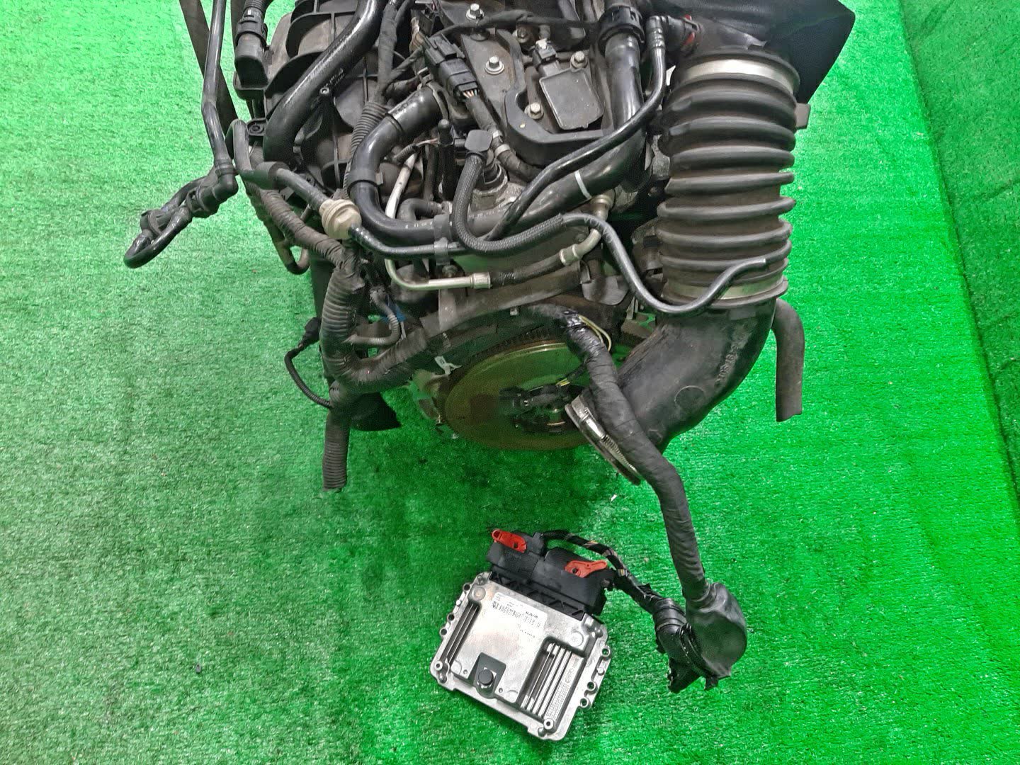 Двигатель VOLVO V60, S60, V40, V70, S80 FW48, FS48, MV48, BW48, AS B4164T 4103512 5 ракурс