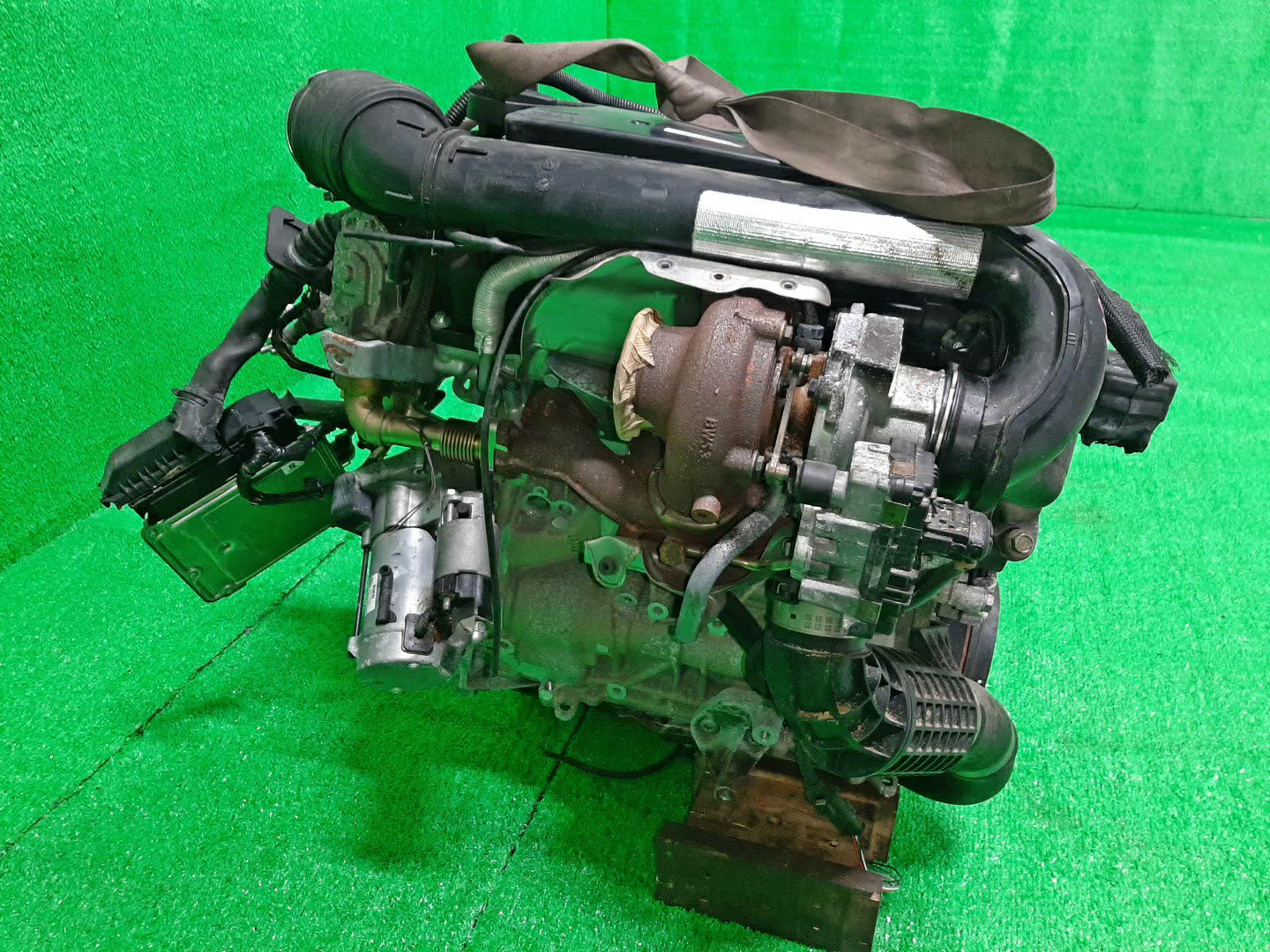 Двигатель BMW 2-Series Active Tourer F45 B47C20A 50879180 3 ракурс